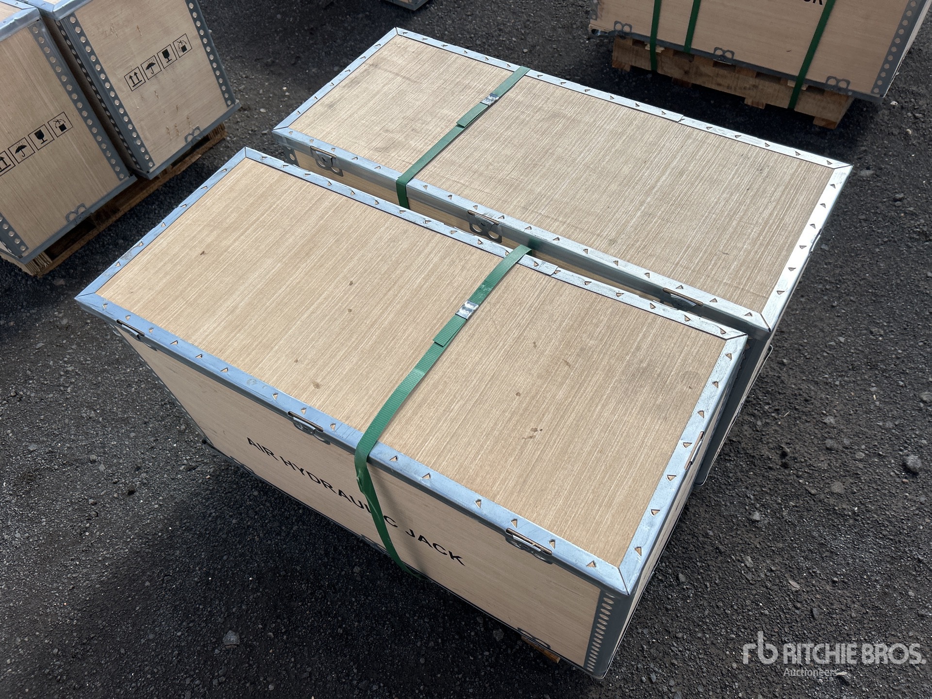 General Appearance with Foto, angolo anteriore sinistro