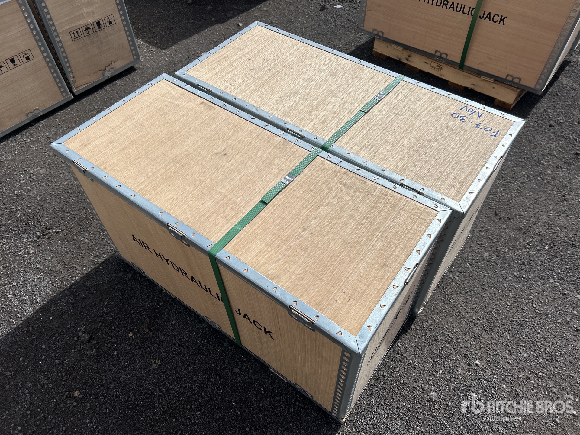 General Appearance with Foto, angolo anteriore sinistro