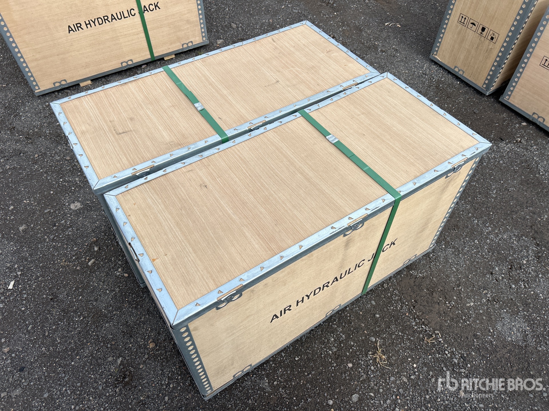 General Appearance with Foto, angolo anteriore destro