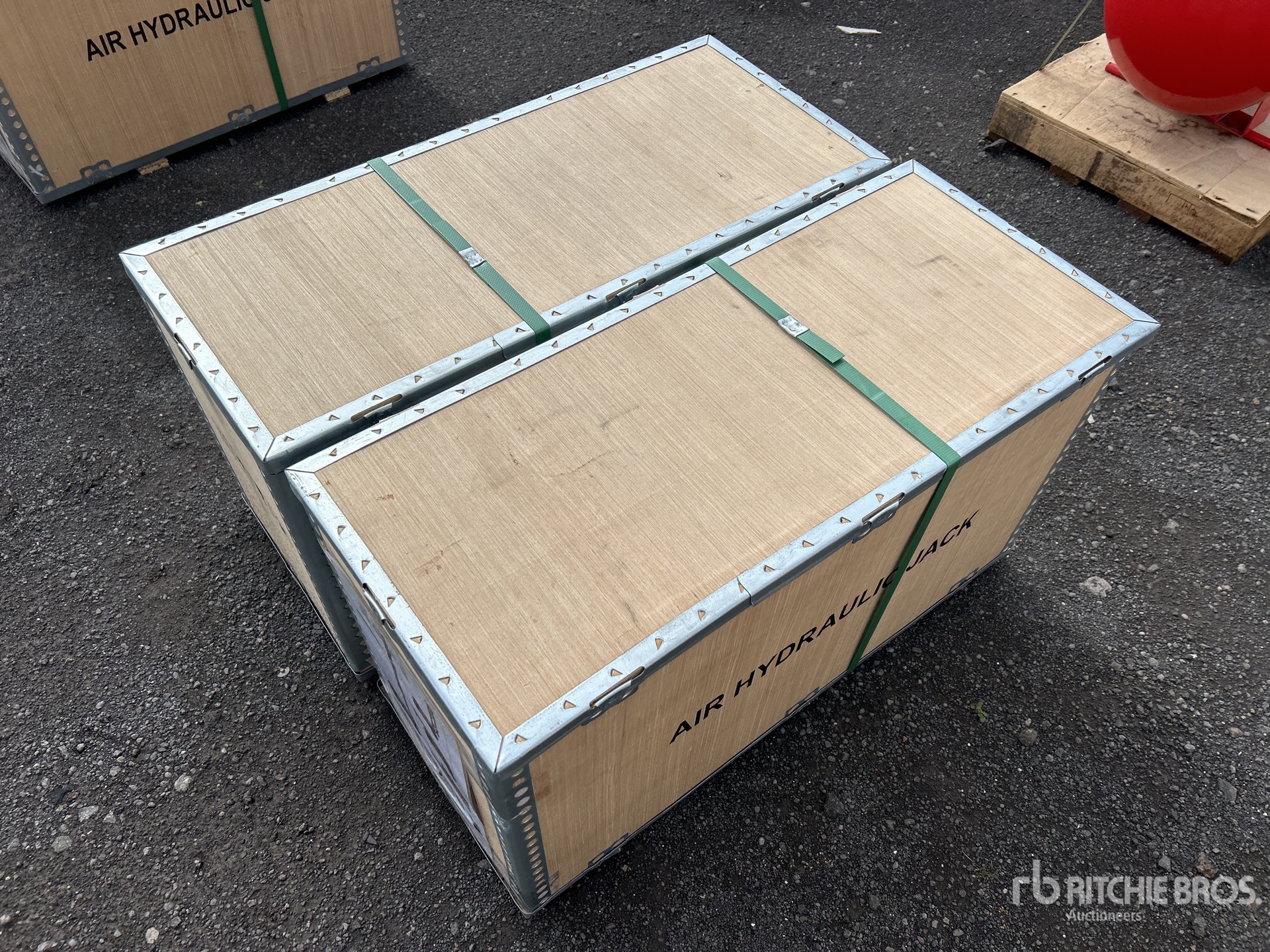 General Appearance with Foto, angolo posteriore sinistro