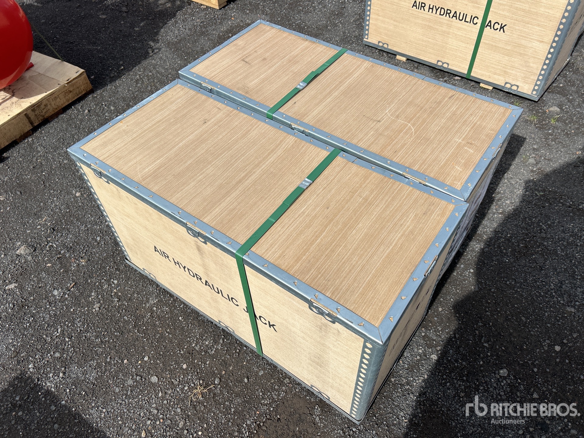 General Appearance with Foto, angolo anteriore sinistro