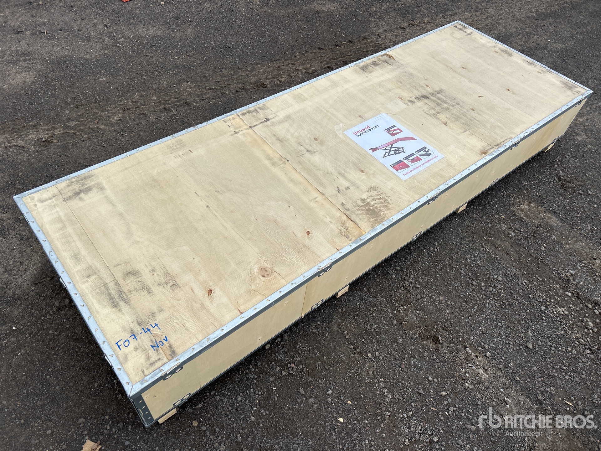 General Appearance with Picture, Right Front Corner