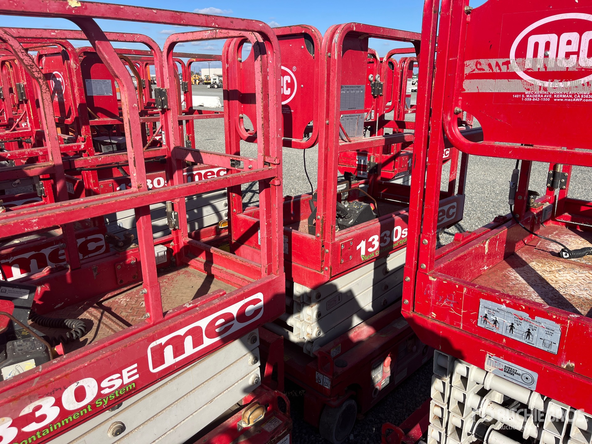 General Appearance with Bild, Ecke vorne rechts