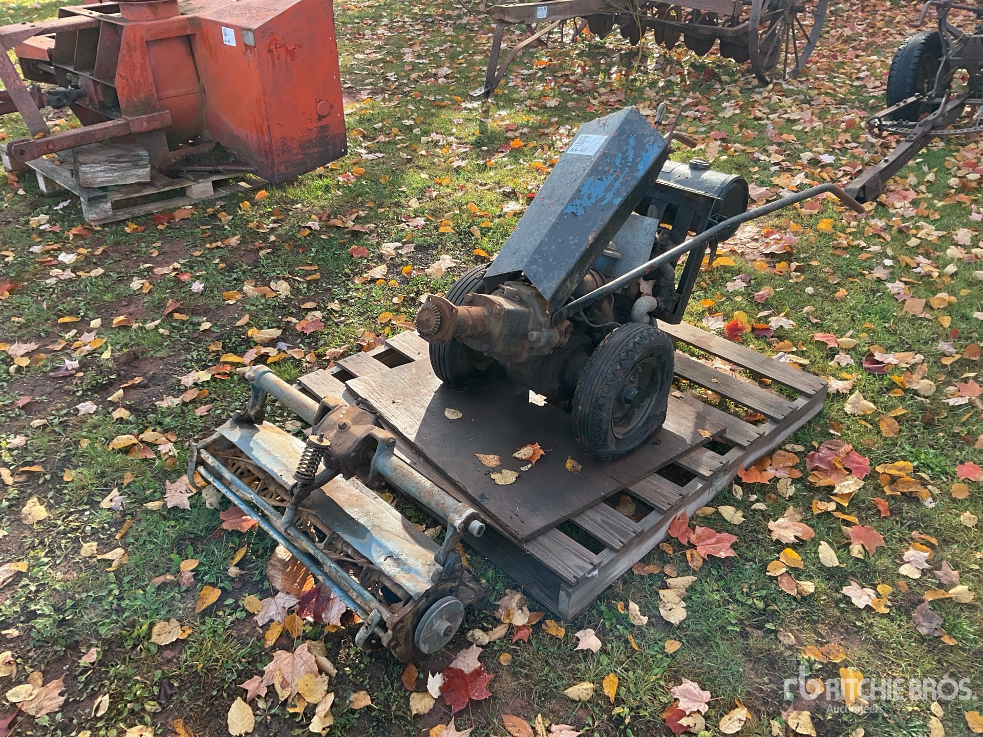 General Appearance with Bild, Ecke vorne links