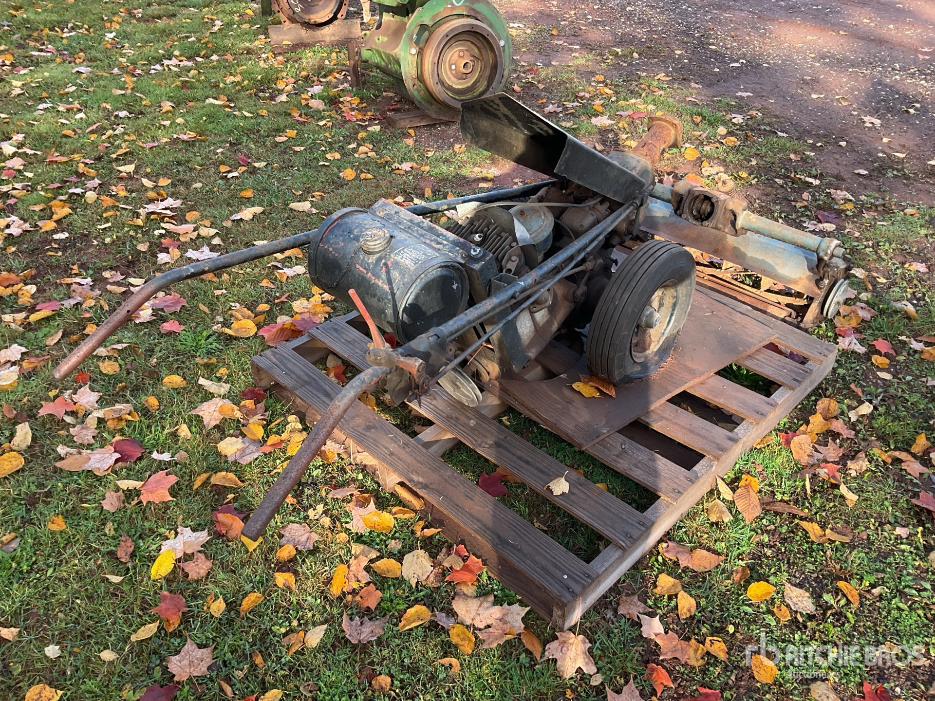 General Appearance with Bild, Ecke hinten rechts