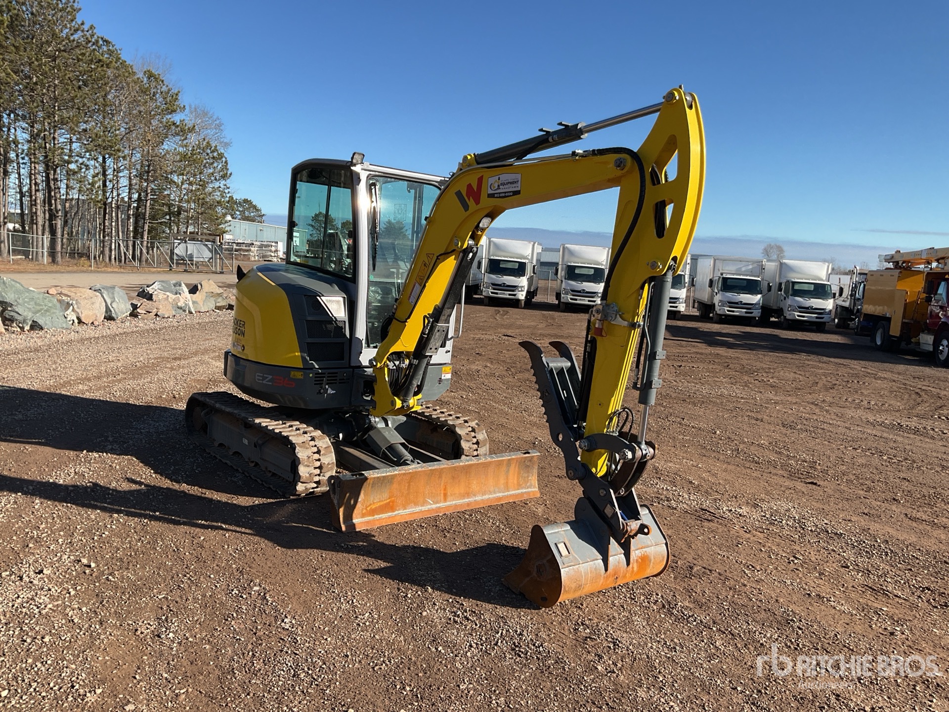 General Appearance with Picture, Right Front Corner