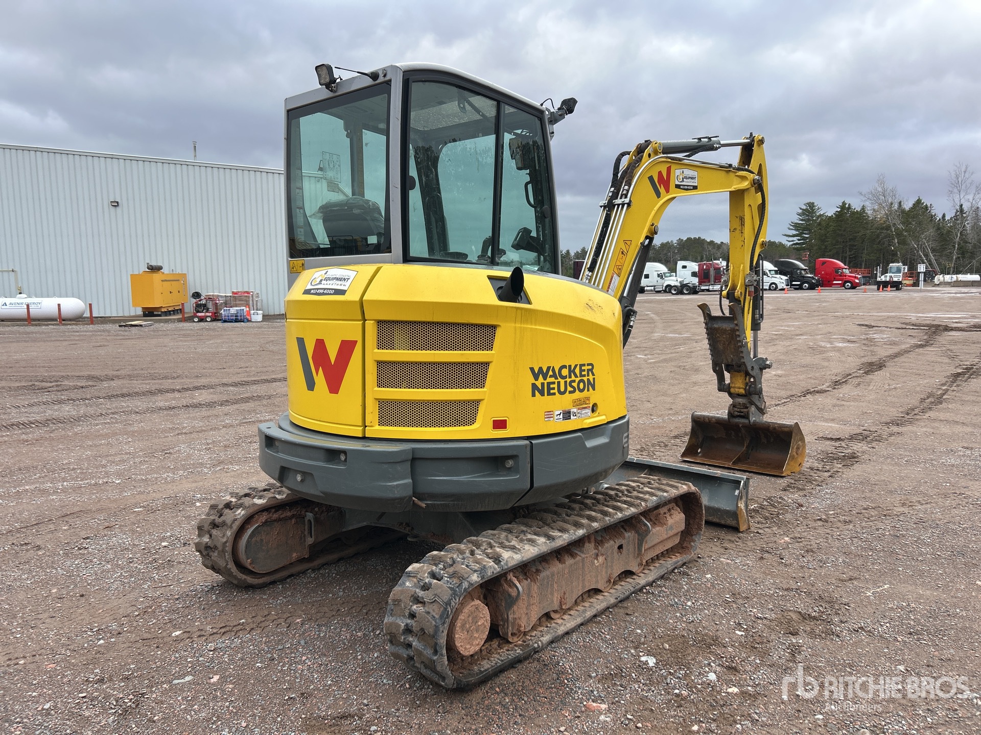 General Appearance with Picture, Right Rear Corner