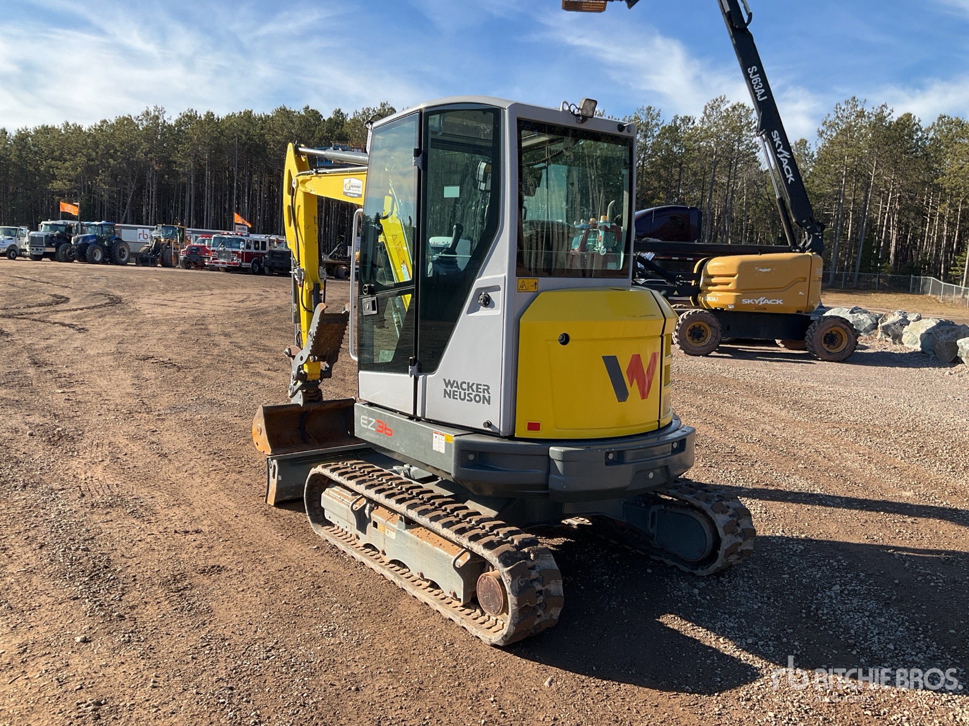 General Appearance with Picture, Left Rear Corner