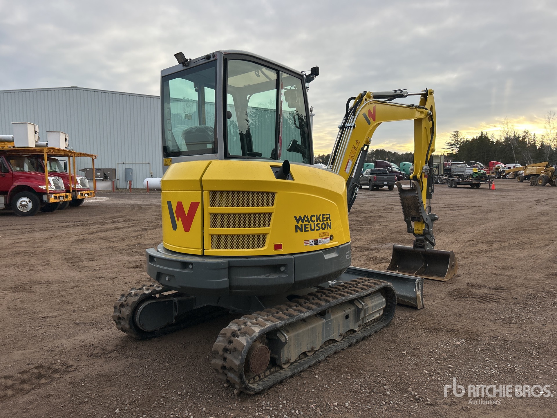 General Appearance with Picture, Right Rear Corner