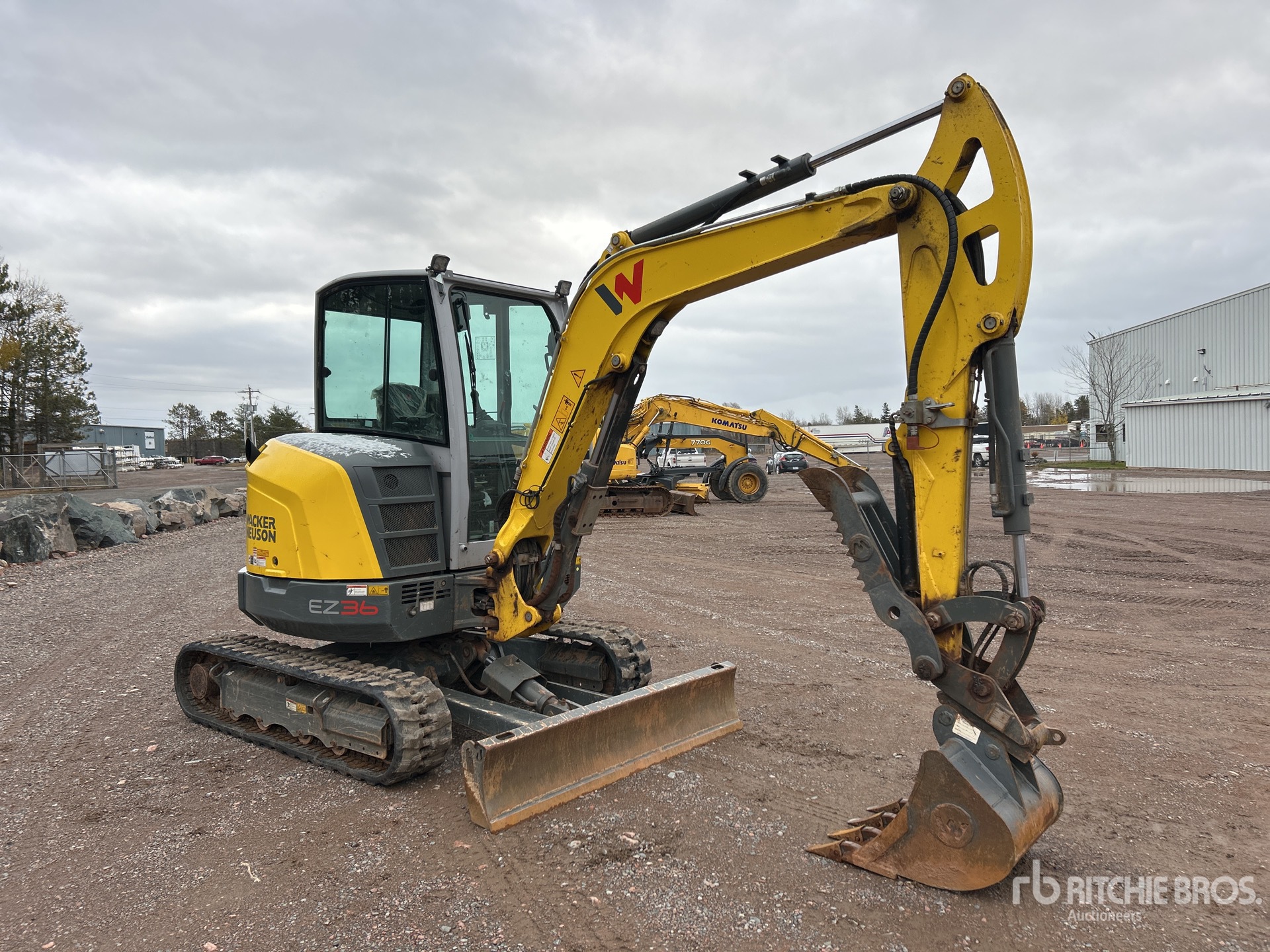 General Appearance with Picture, Right Front Corner