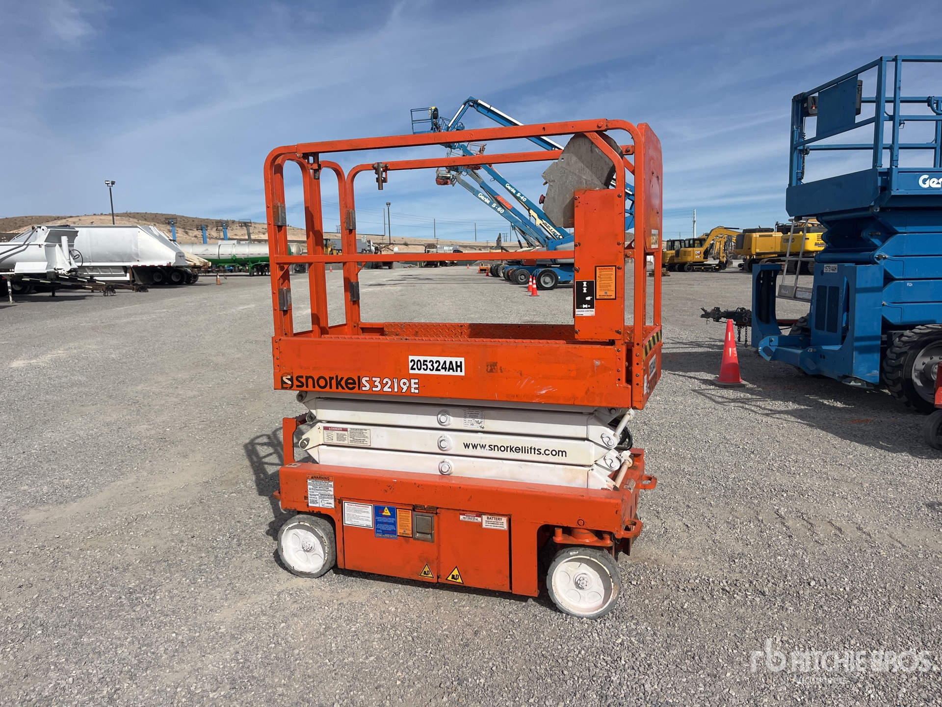 General Appearance with Image, coin avant gauche