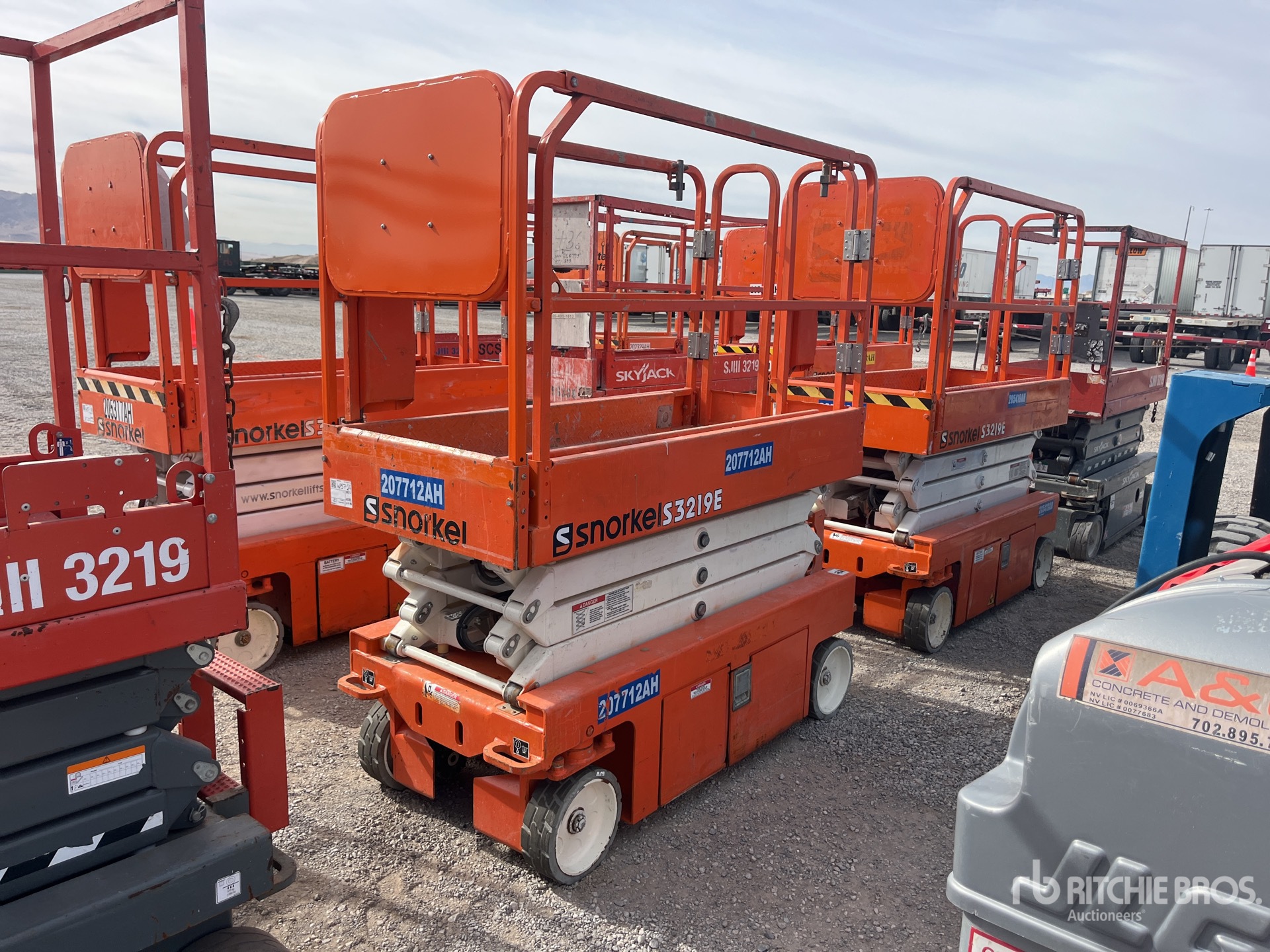 General Appearance with Image, coin avant gauche