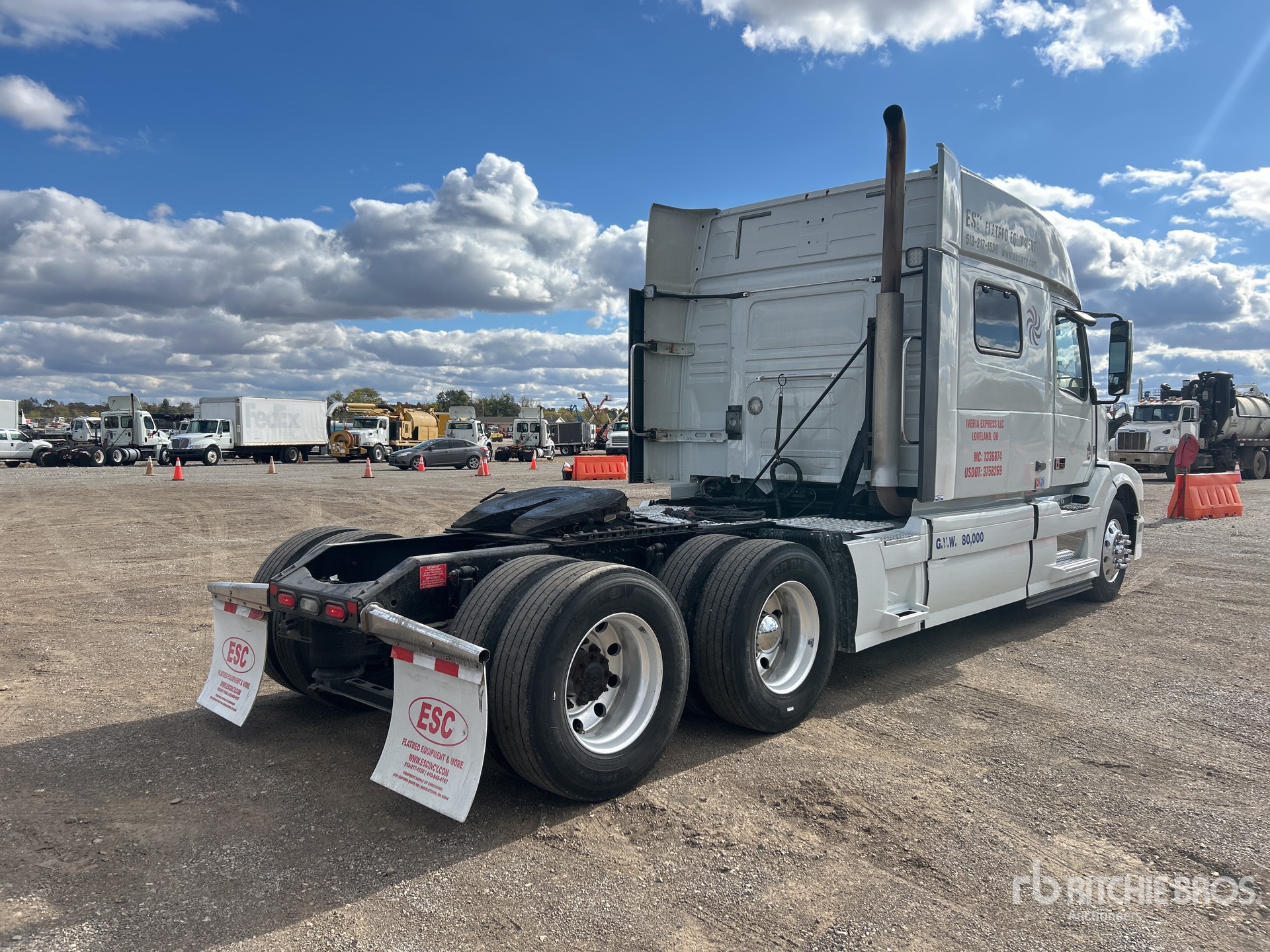 Aspect général with Image, coin arrière droit