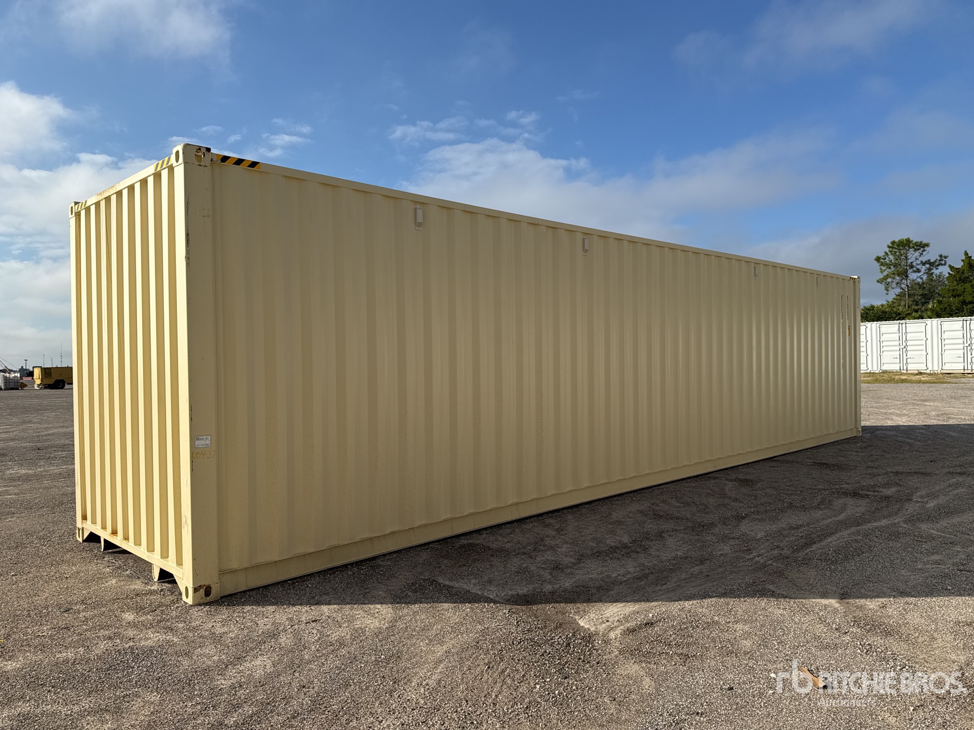 General Appearance with Image, coin avant droit