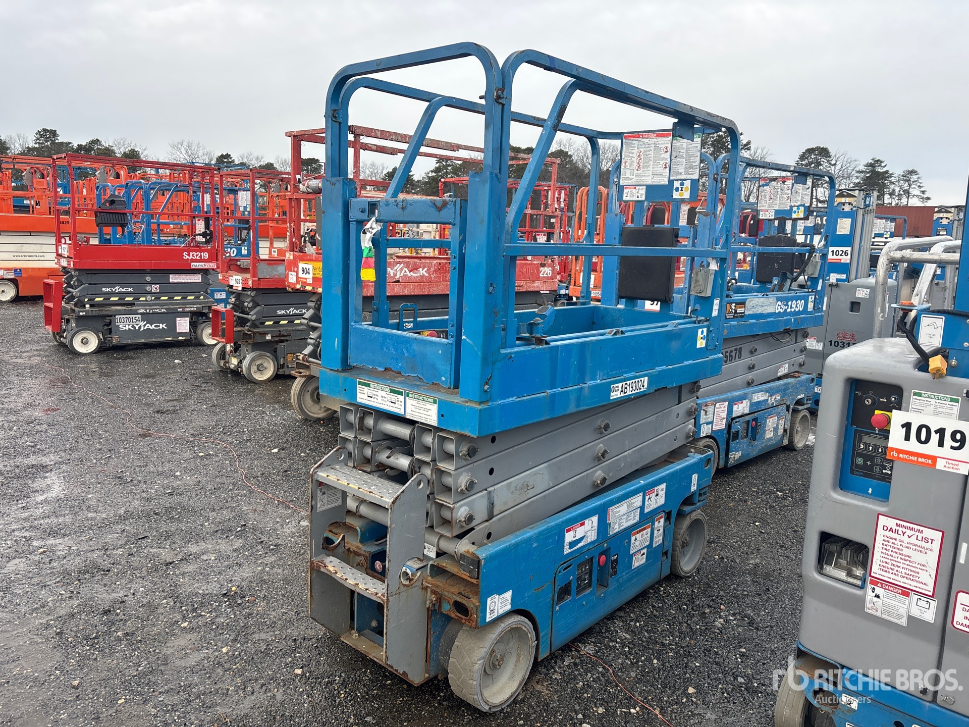 General Appearance with Picture, Left Front Corner