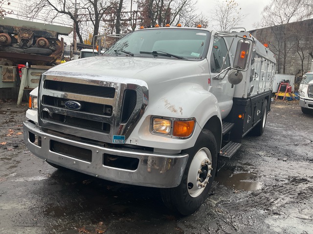 2007 Ford F-750 4x2 Lube Truck