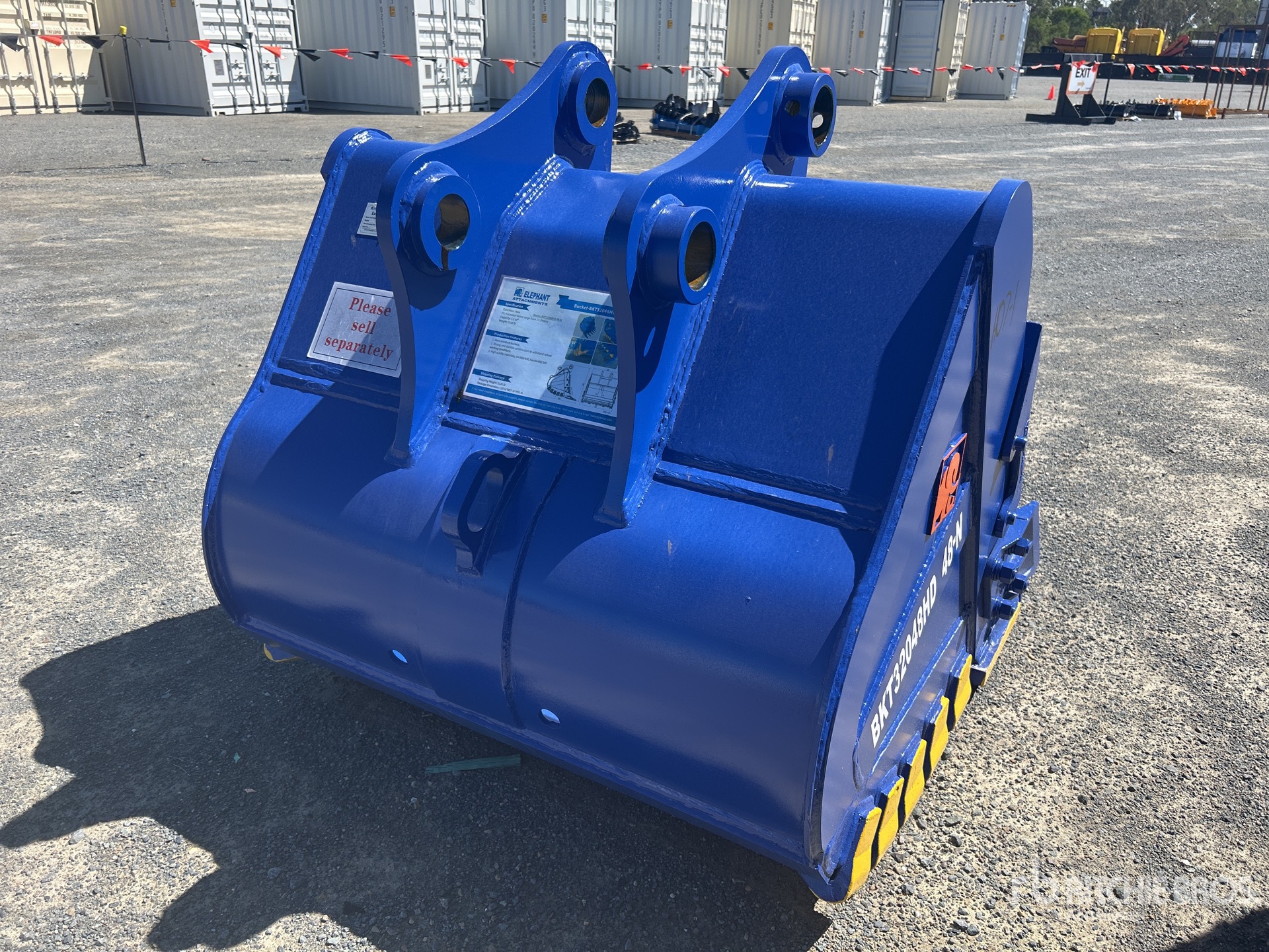 General Appearance with Picture, Right Rear Corner