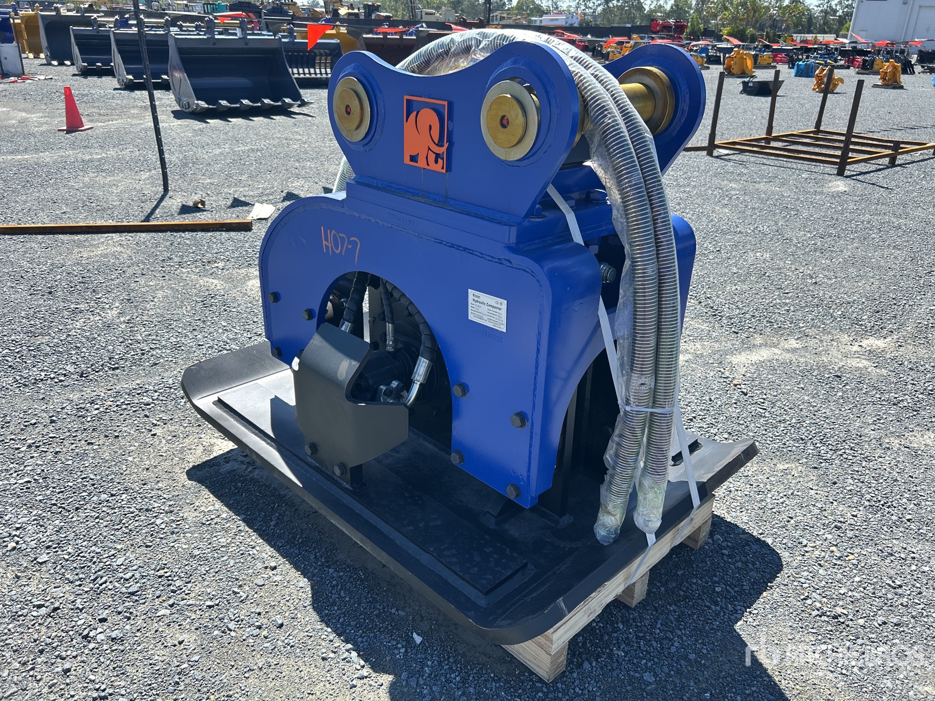 General Appearance with Picture, Left Rear Corner