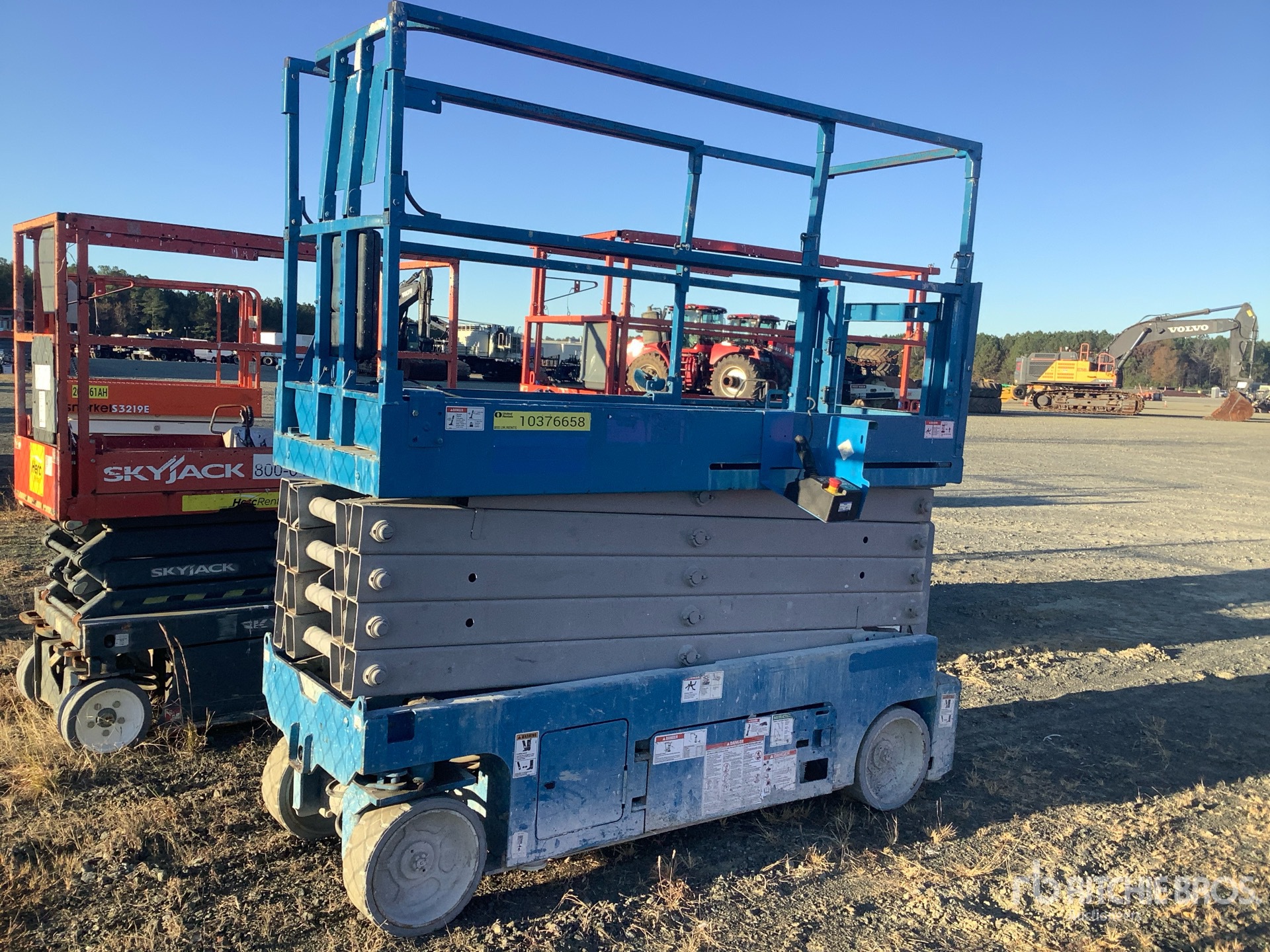 General Appearance with Bild, Ecke vorne links