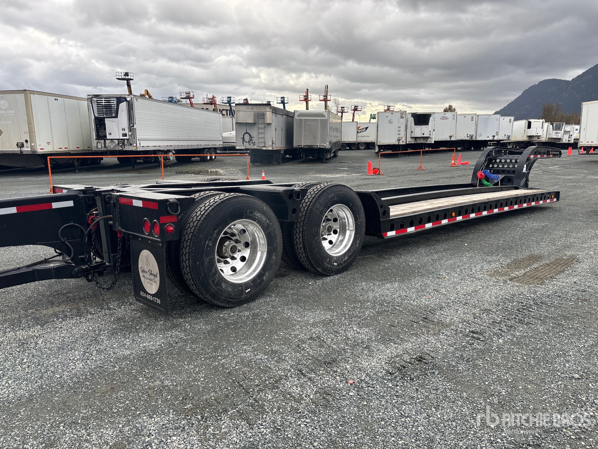 Aspect général with Image, coin arrière droit