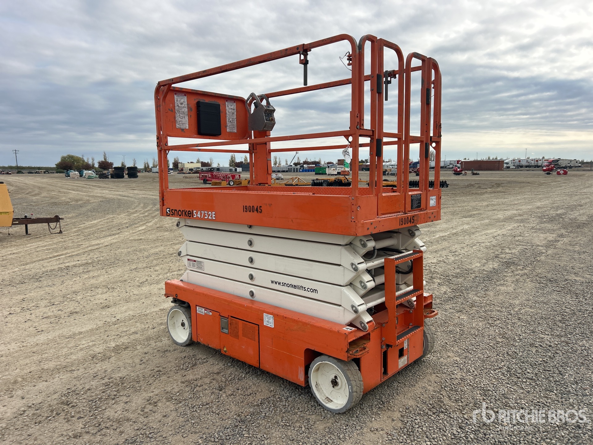 General Appearance with Picture, Left Rear Corner