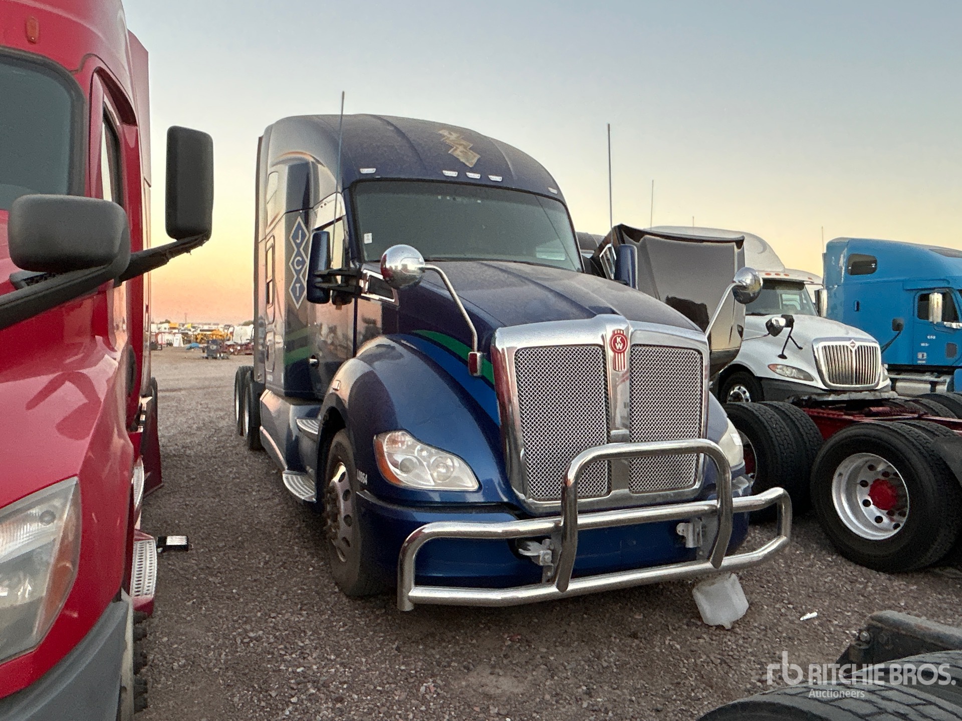 General Appearance with Imagen: esquina delantera derecha