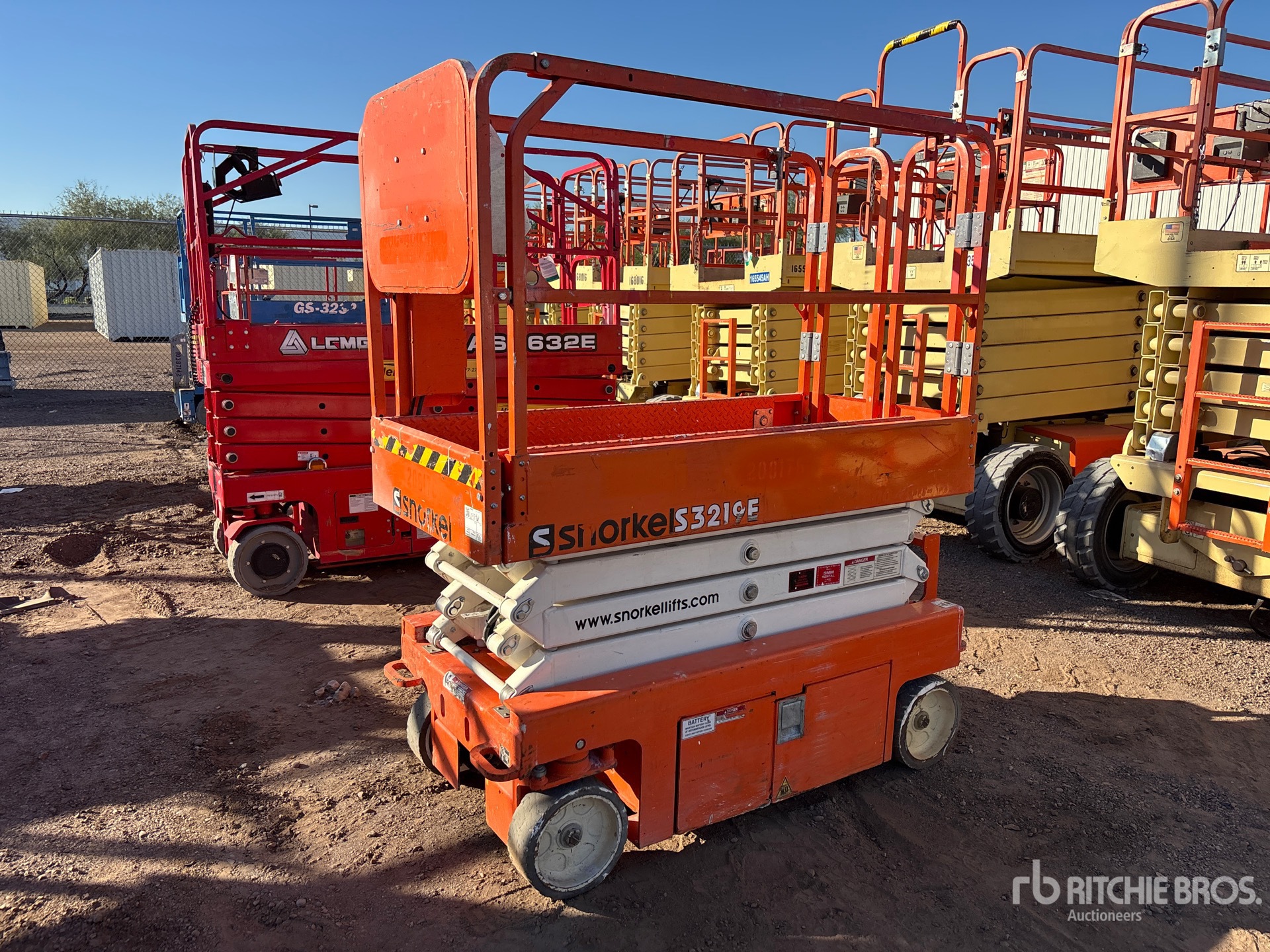 General Appearance with Foto, angolo anteriore sinistro