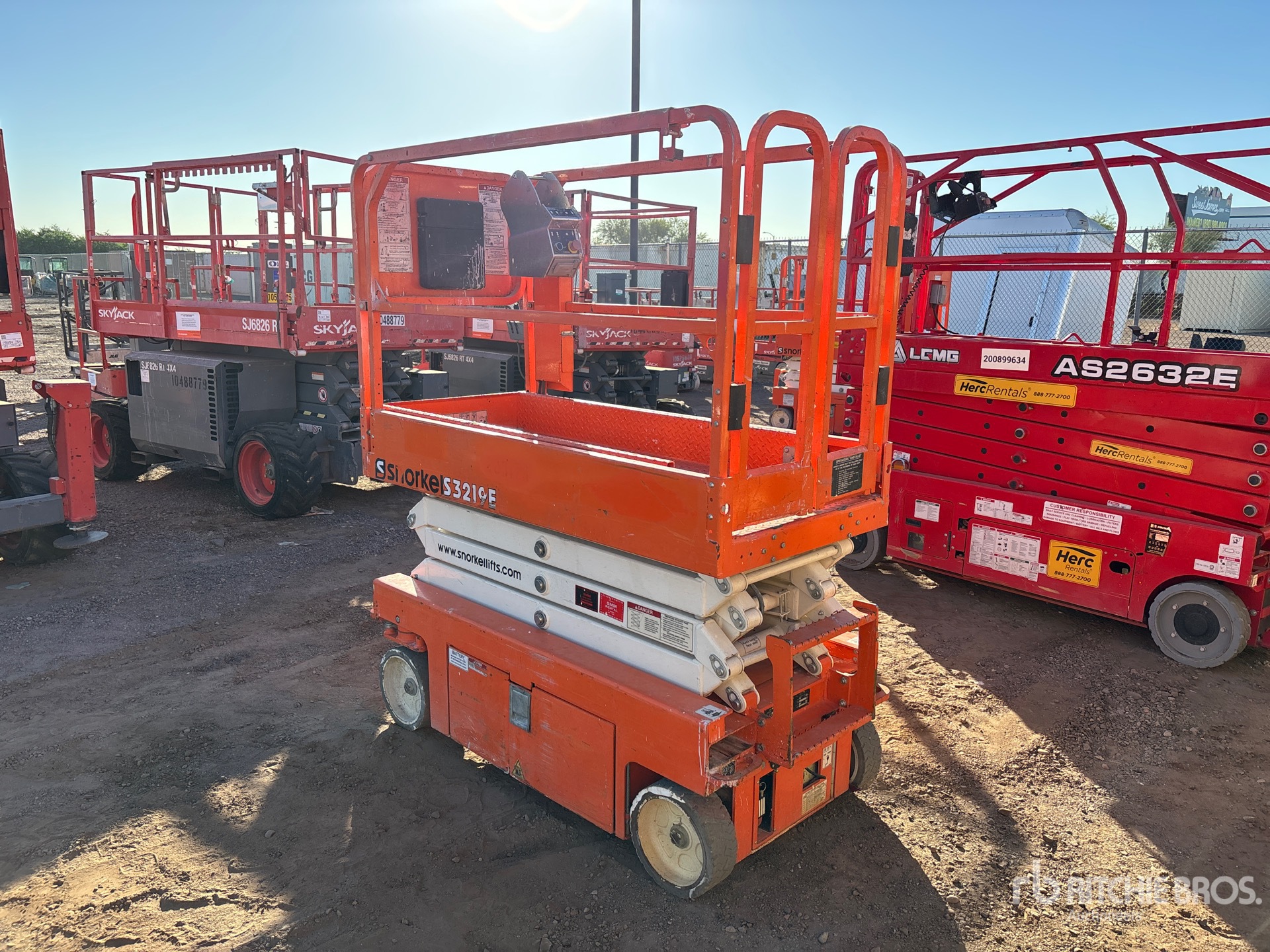 General Appearance with Foto, angolo posteriore sinistro