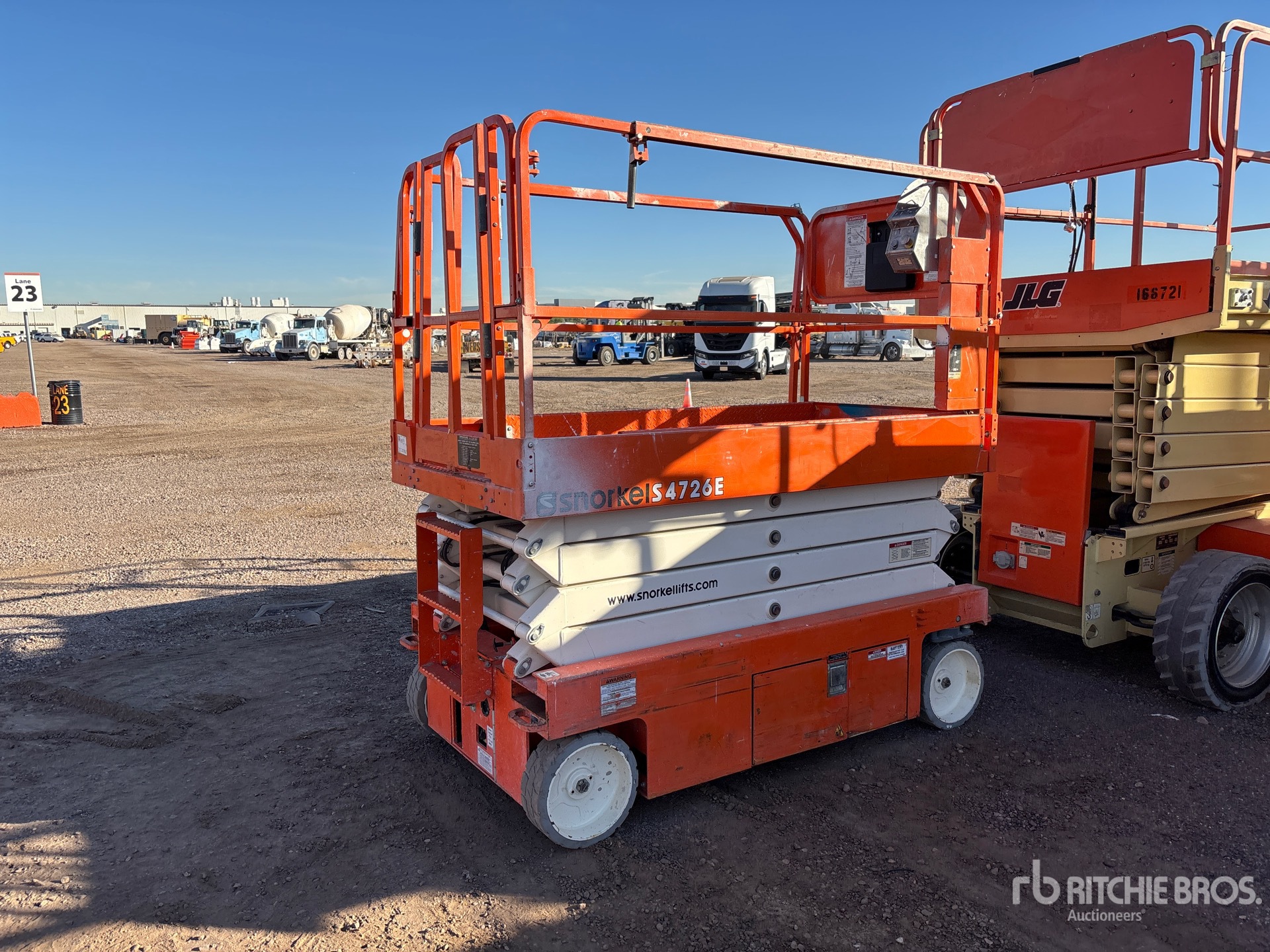 General Appearance with Foto, angolo anteriore sinistro