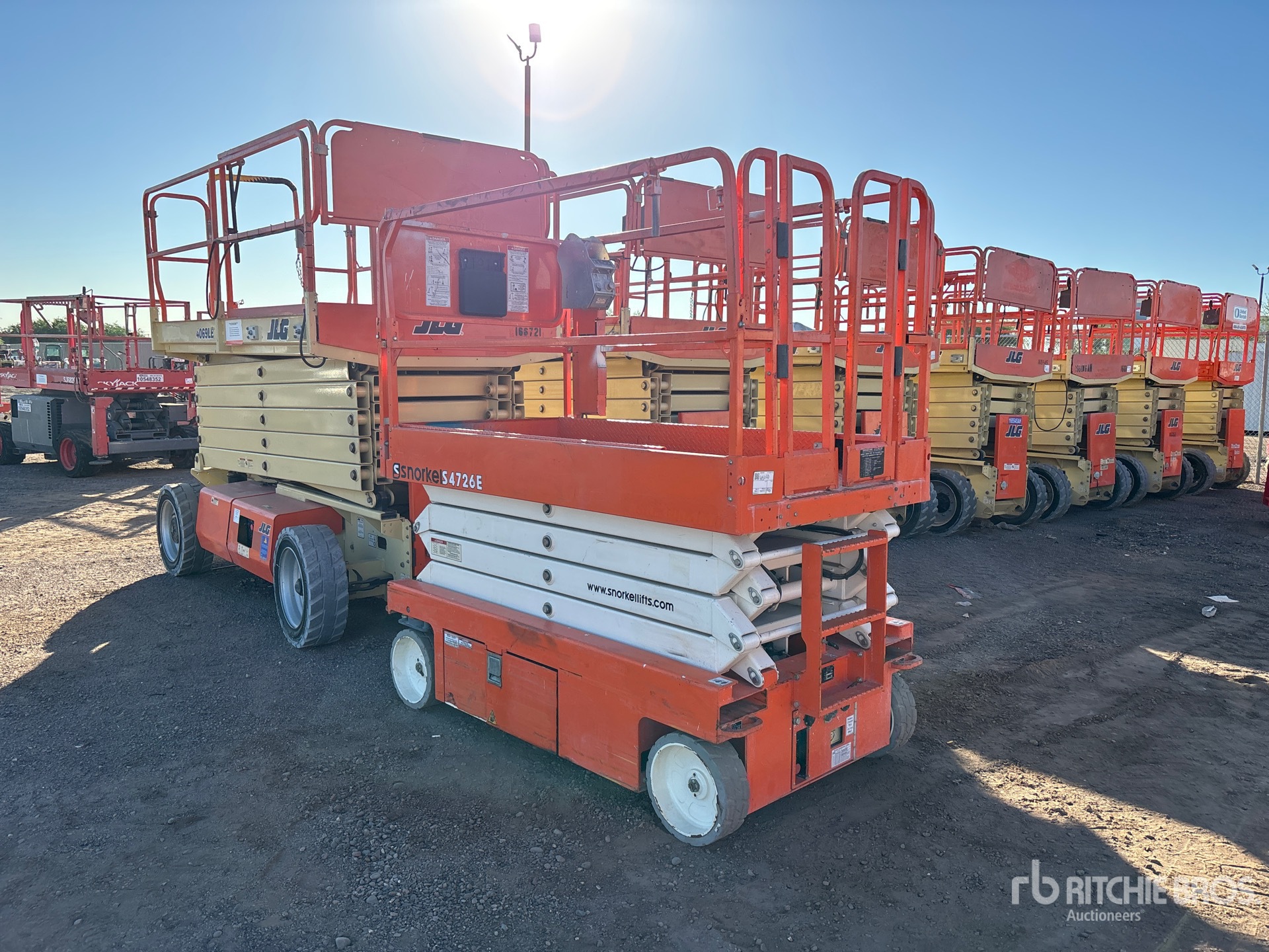 General Appearance with Foto, angolo posteriore sinistro