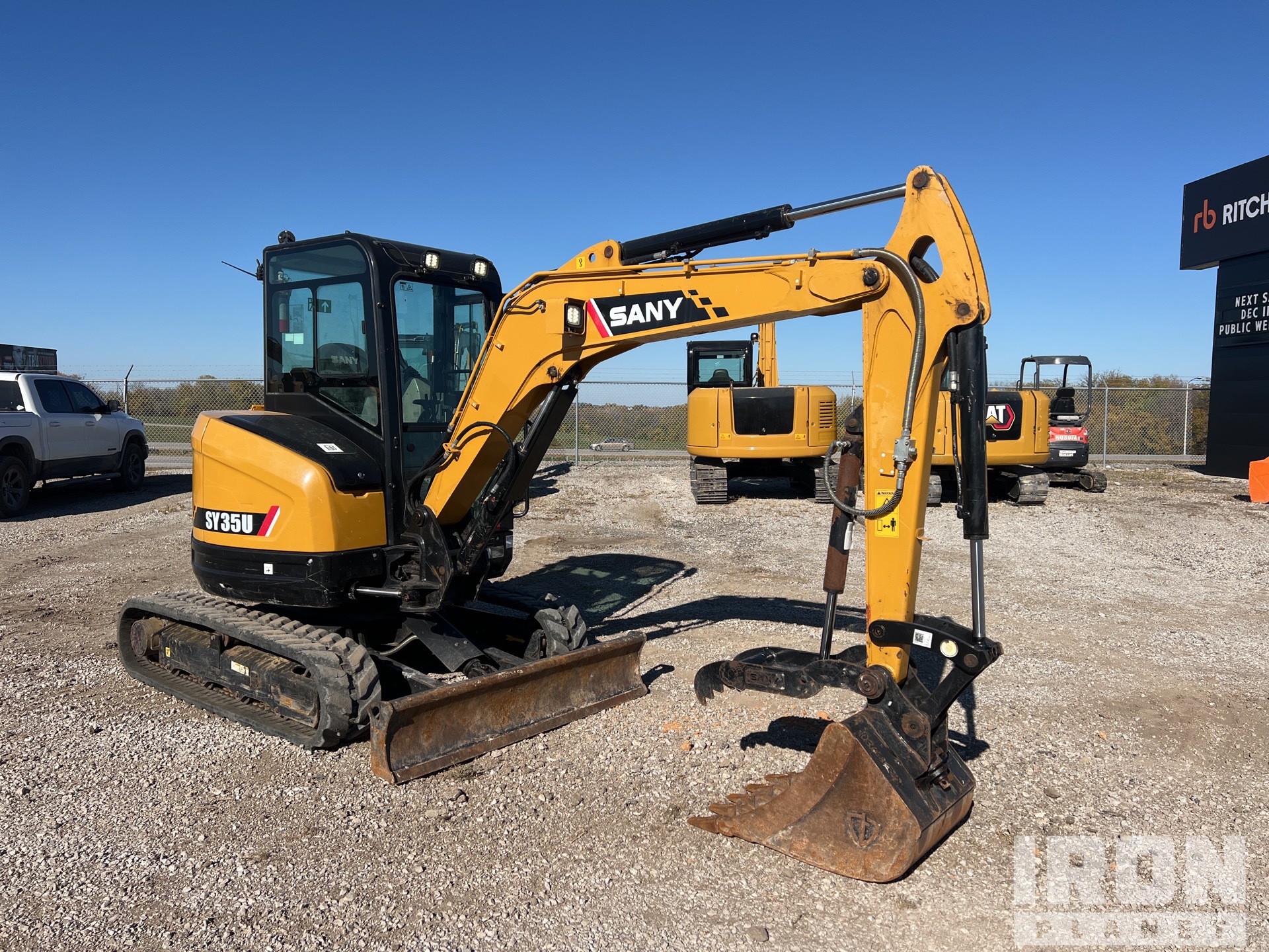 Aspect général with Image, coin avant droit