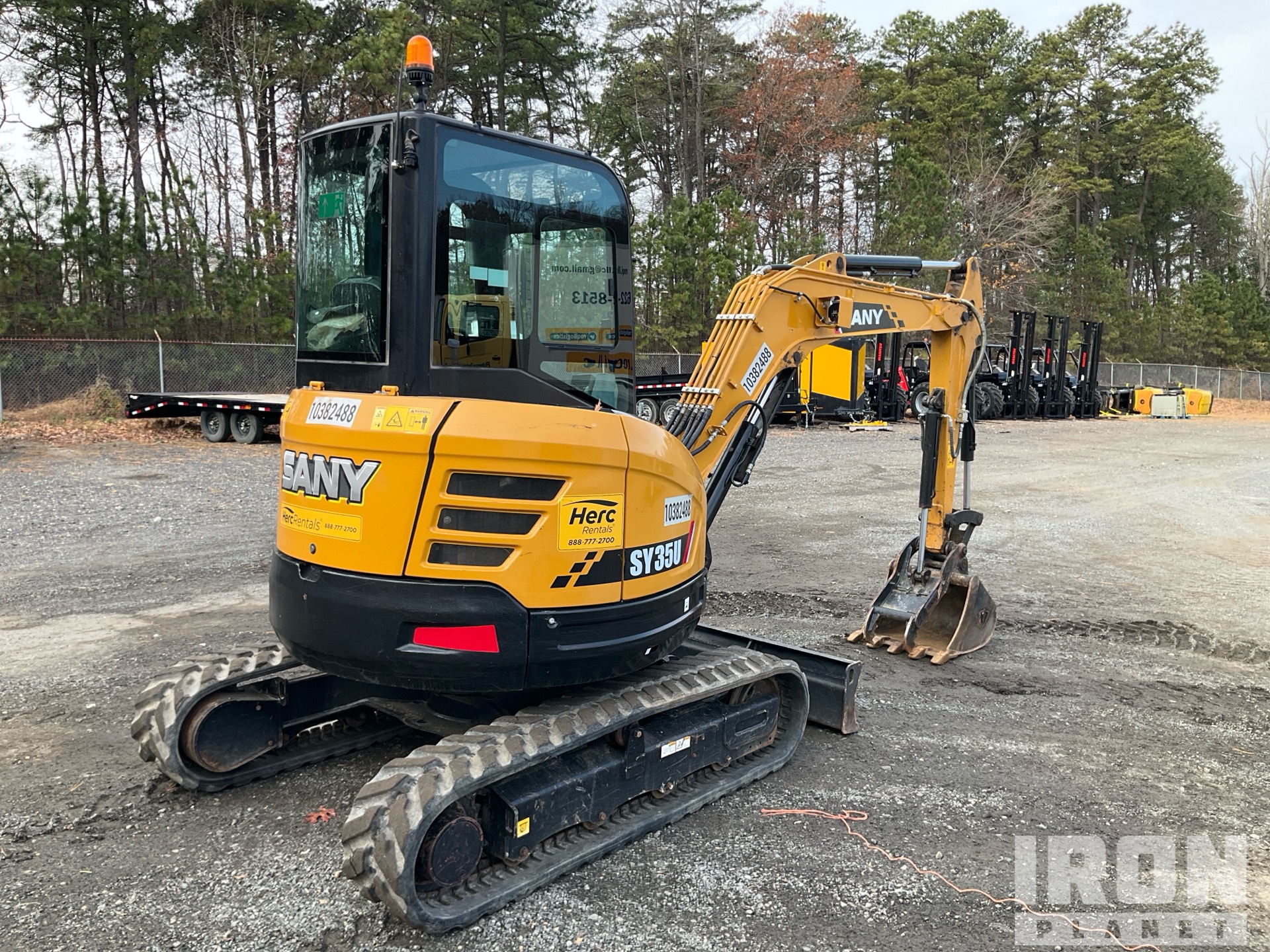 General Appearance with Bild, Ecke hinten rechts