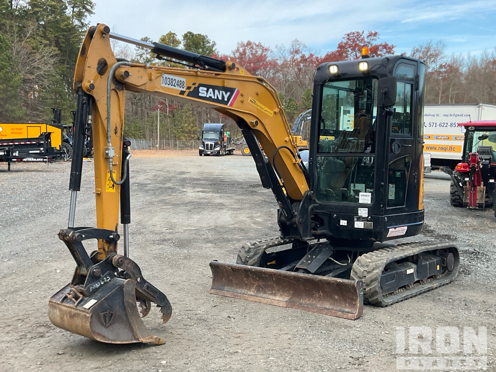 General Appearance with Bild, Ecke vorne links