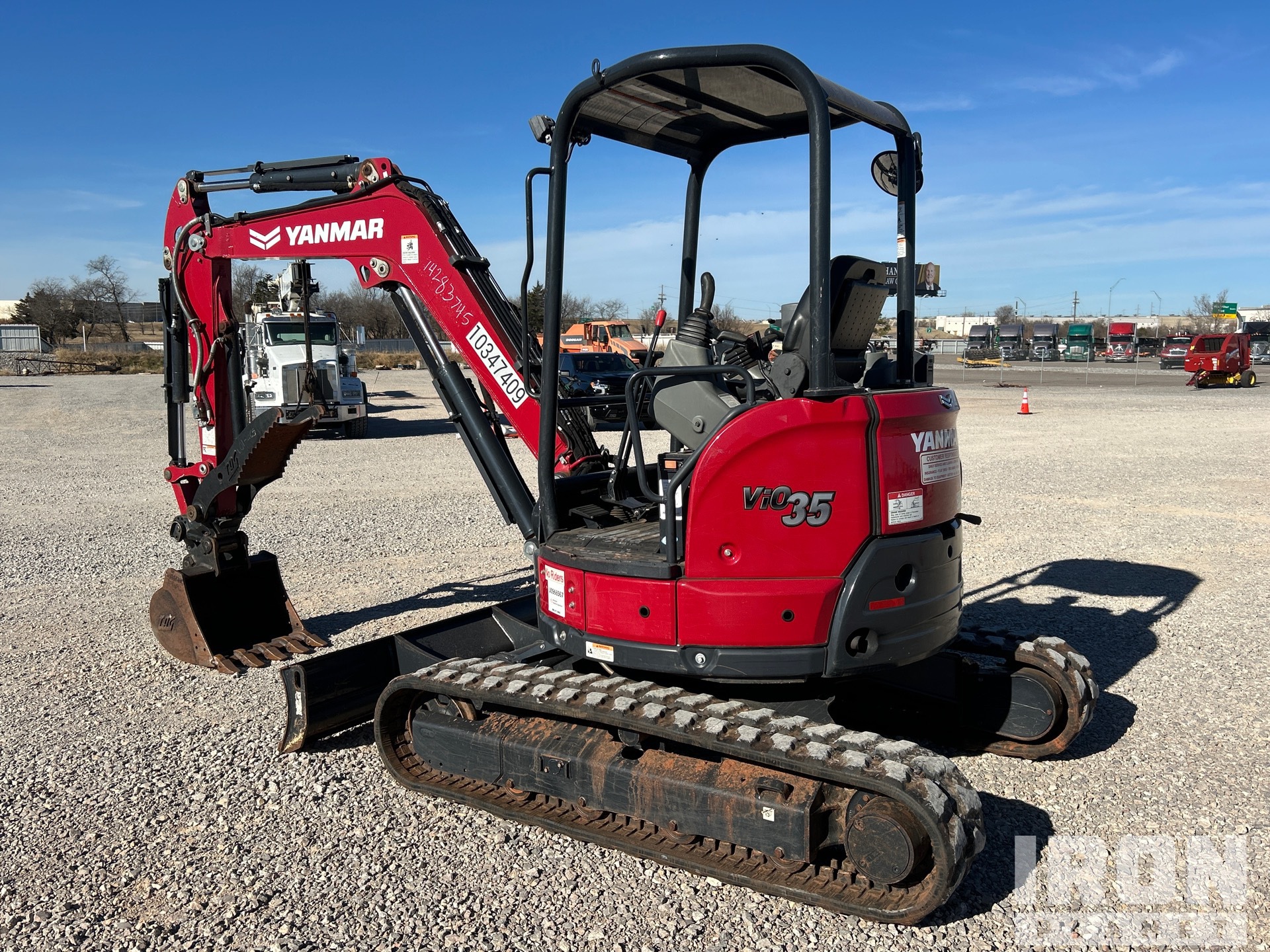 General Appearance with Picture, Left Rear Corner