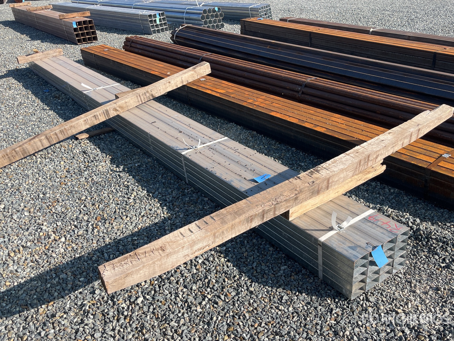 General Appearance with Bild, Ecke hinten links