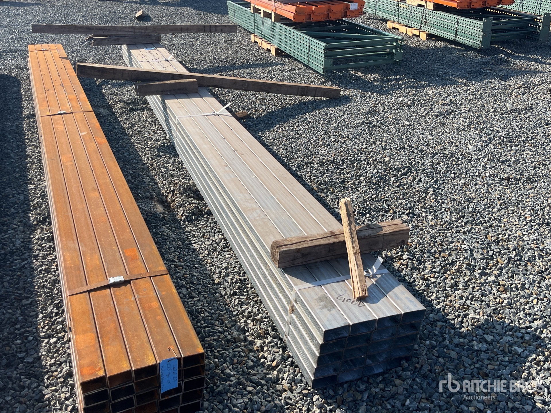 General Appearance with Bild, Ecke vorne rechts