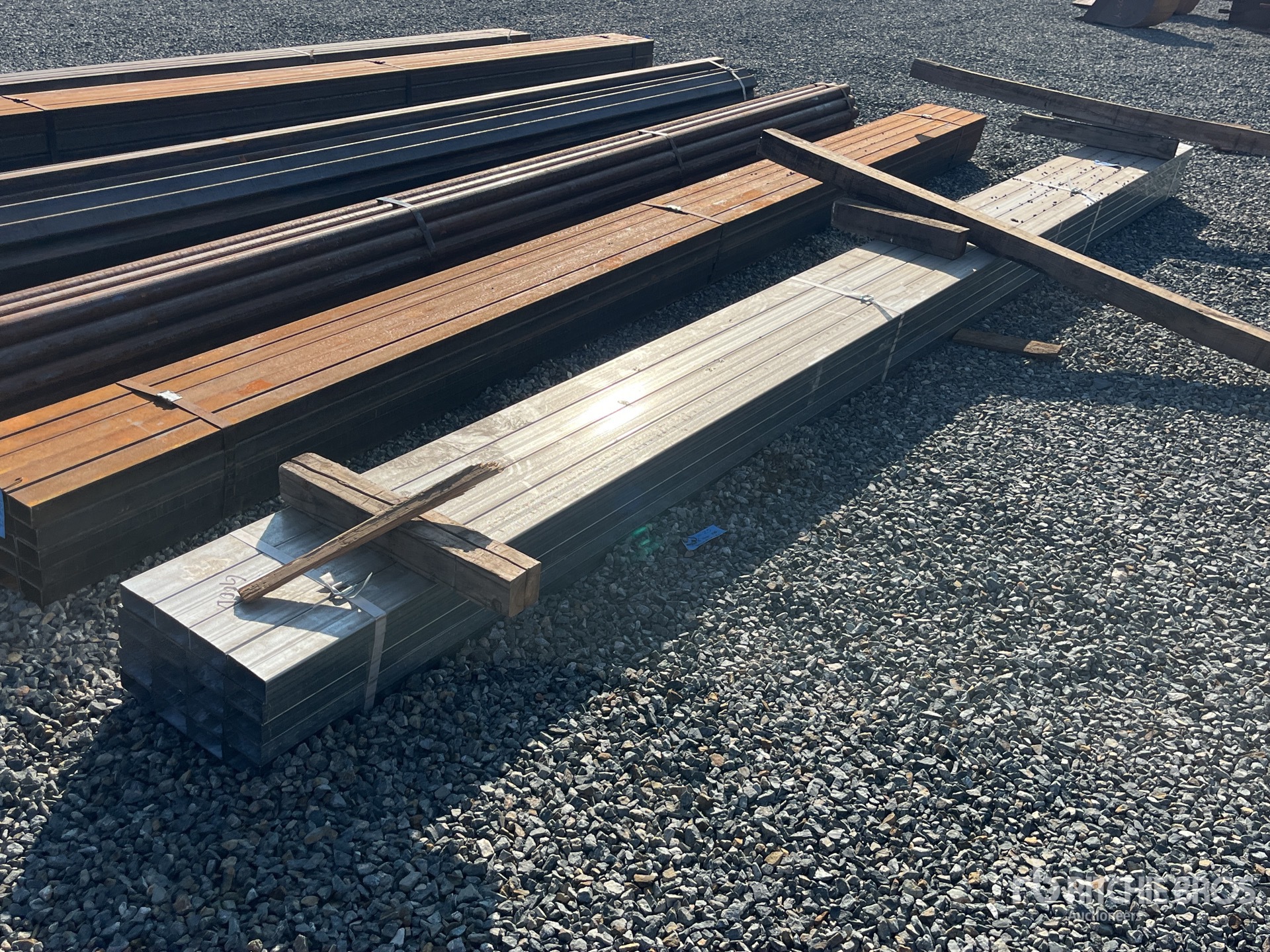 General Appearance with Bild, Ecke hinten rechts