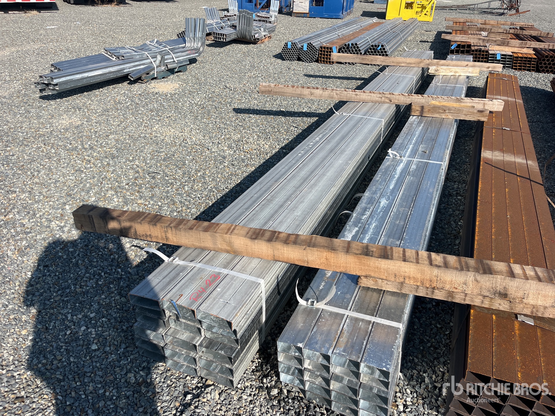 General Appearance with Bild, Ecke hinten links