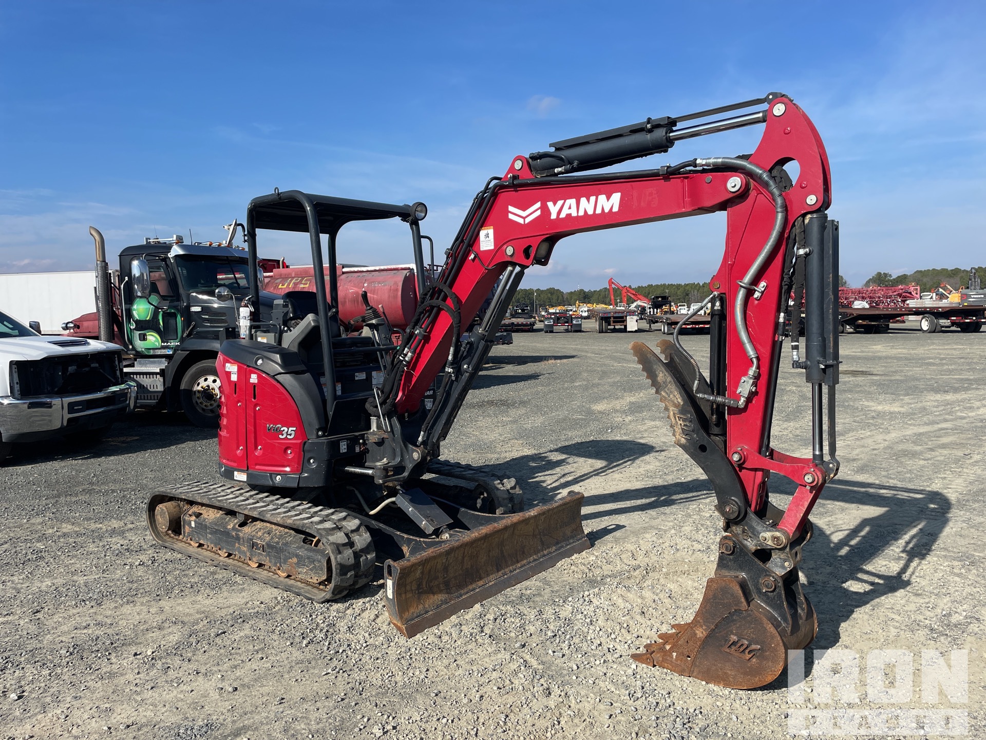 General Appearance with Bild, Ecke vorne rechts