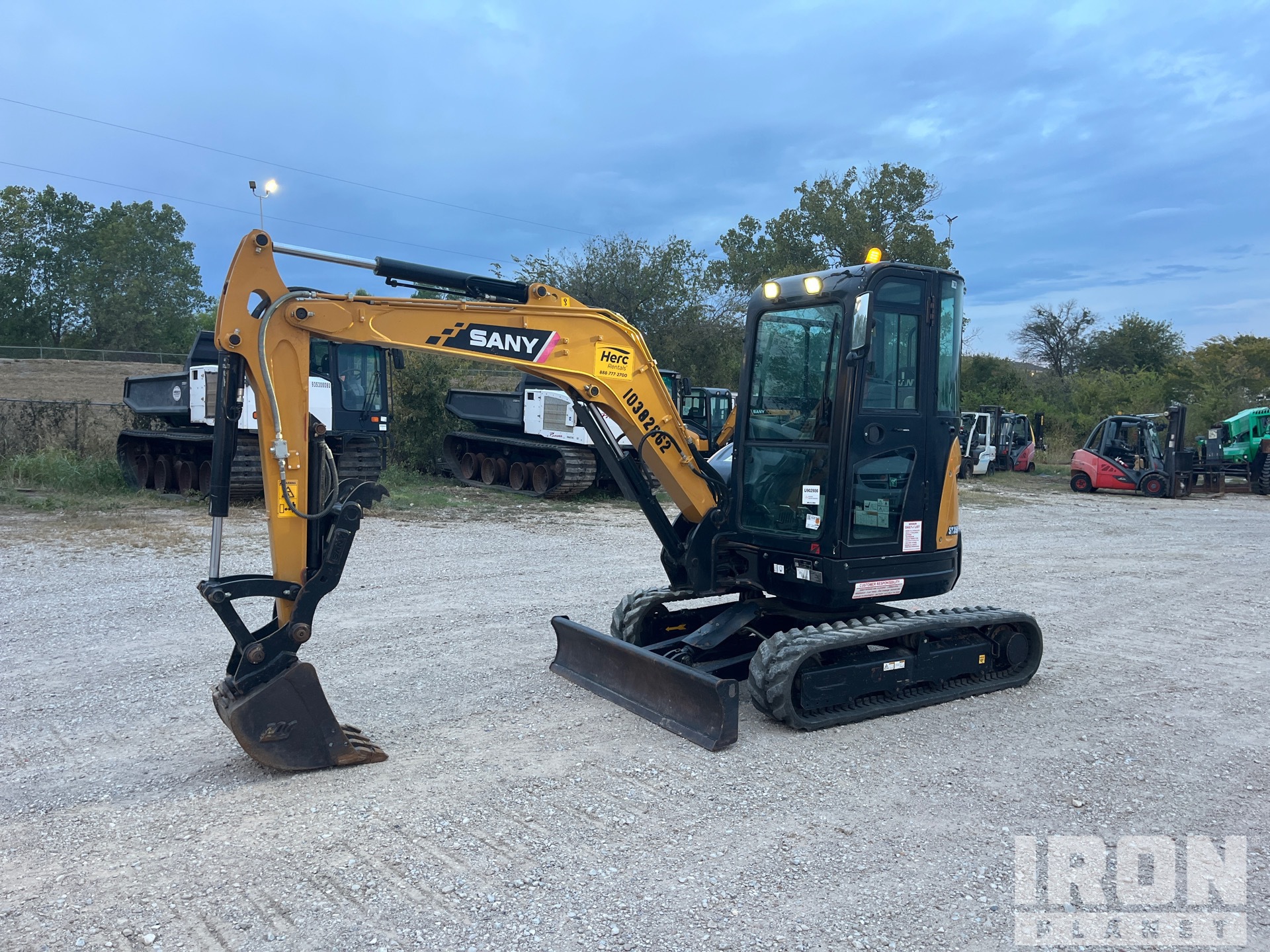 General Appearance with Picture, Left Front Corner