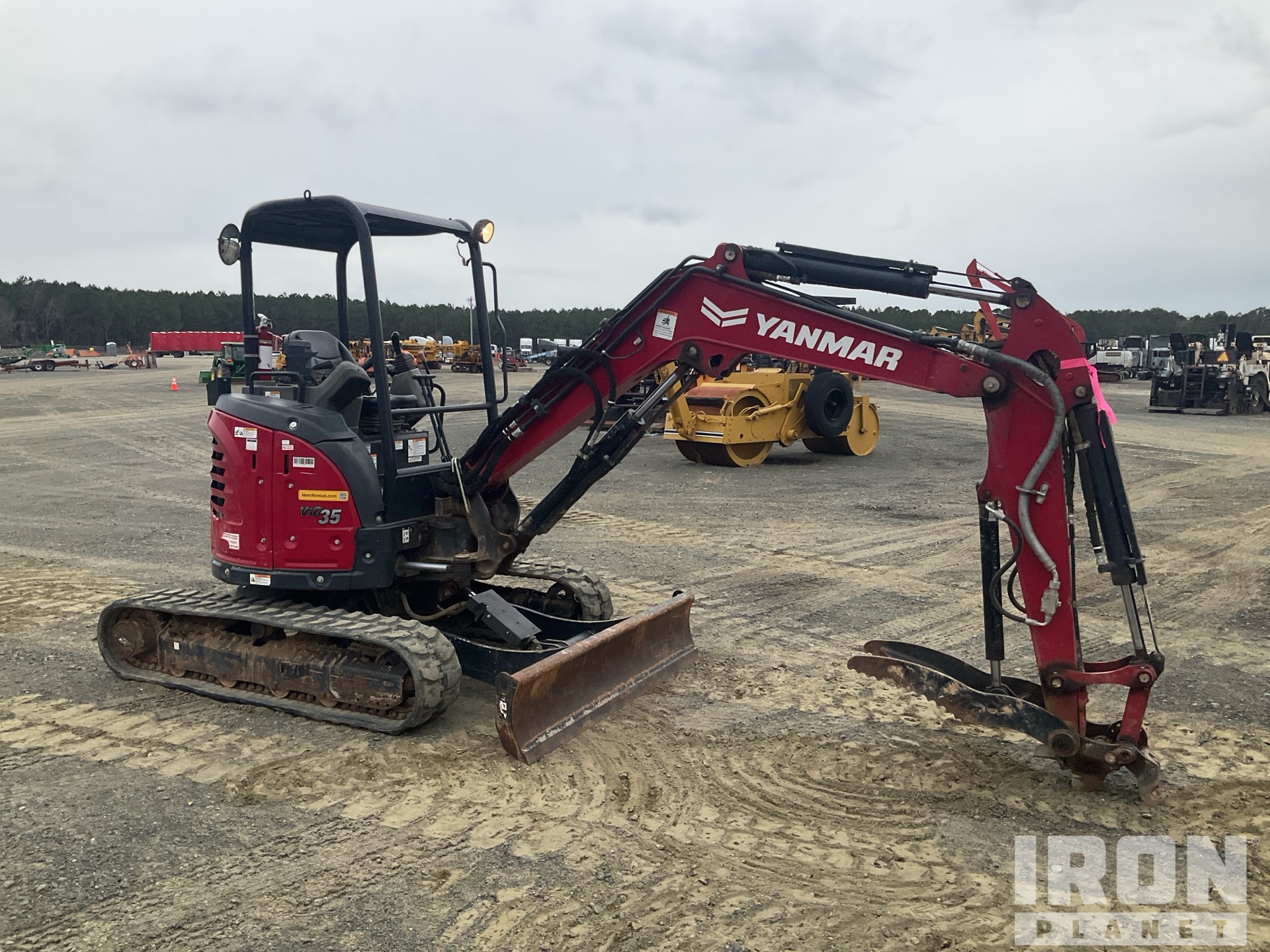 General Appearance with Picture, Right Front Corner