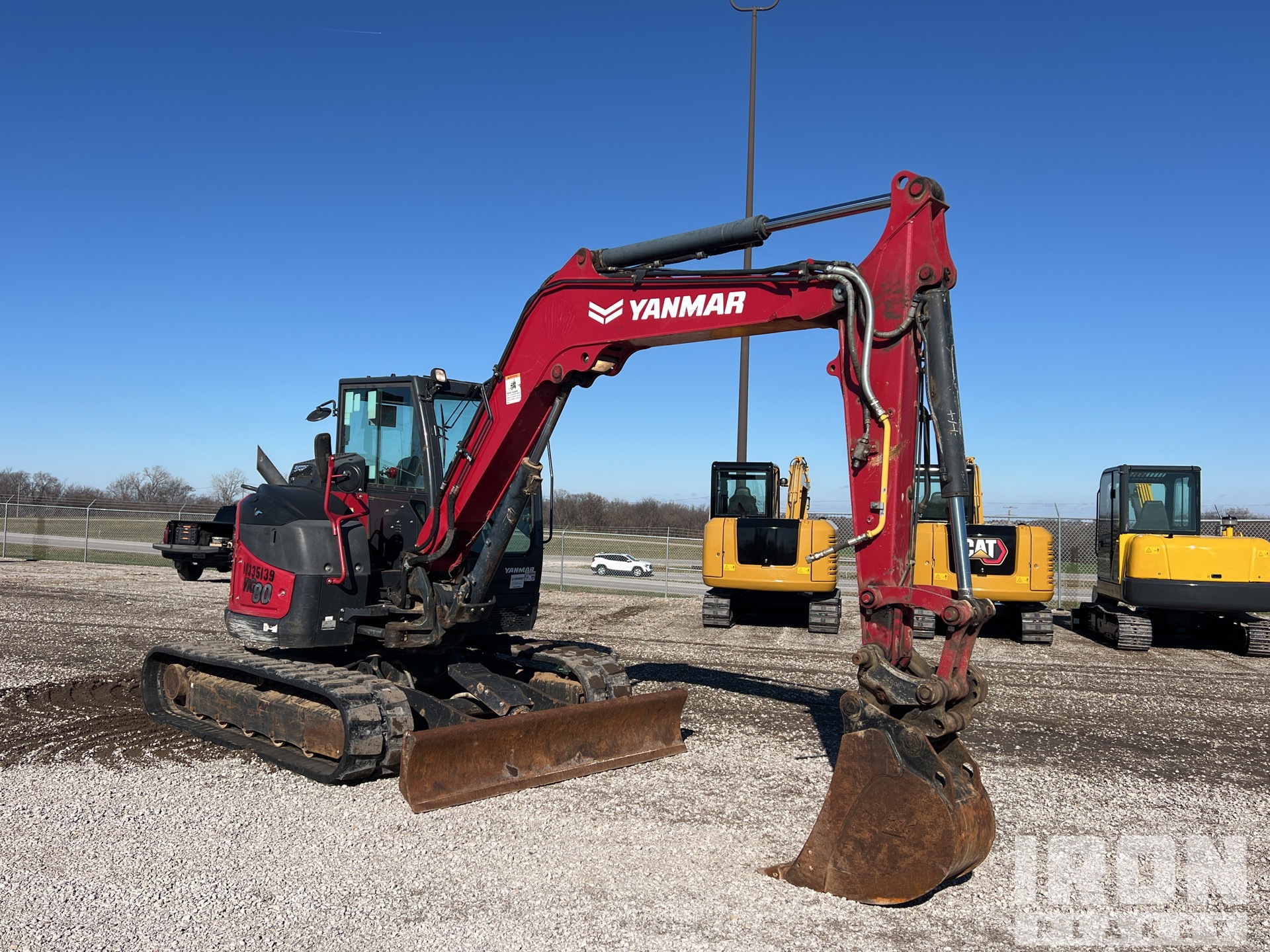 General Appearance with Bild, Ecke vorne rechts