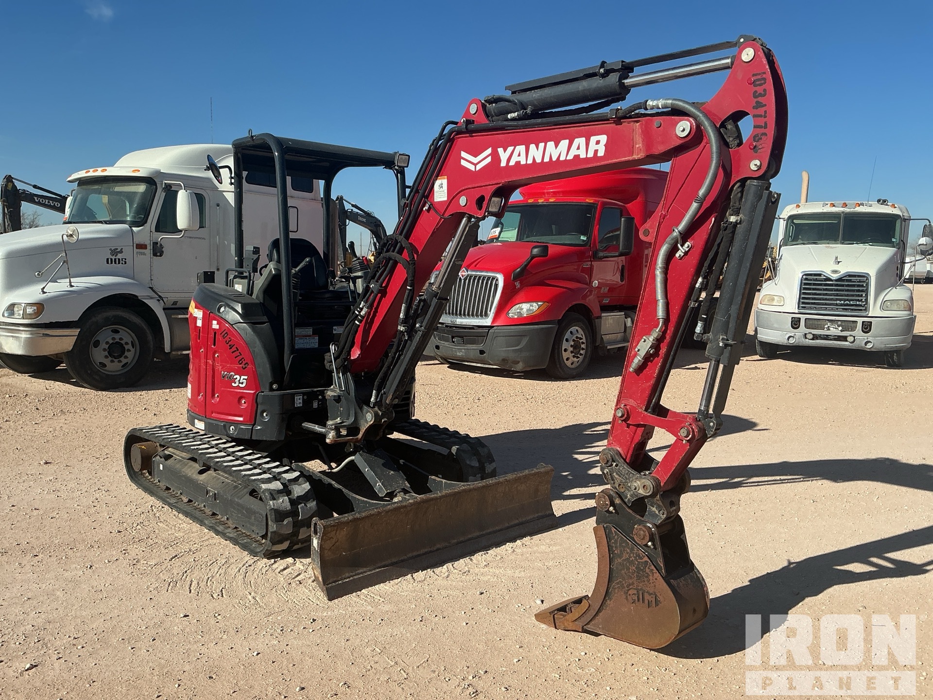 General Appearance with Picture, Right Front Corner