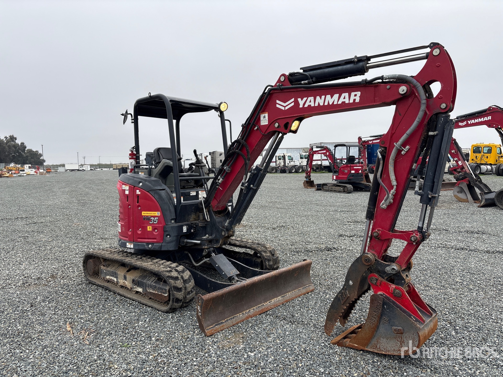 General Appearance with Picture, Right Front Corner