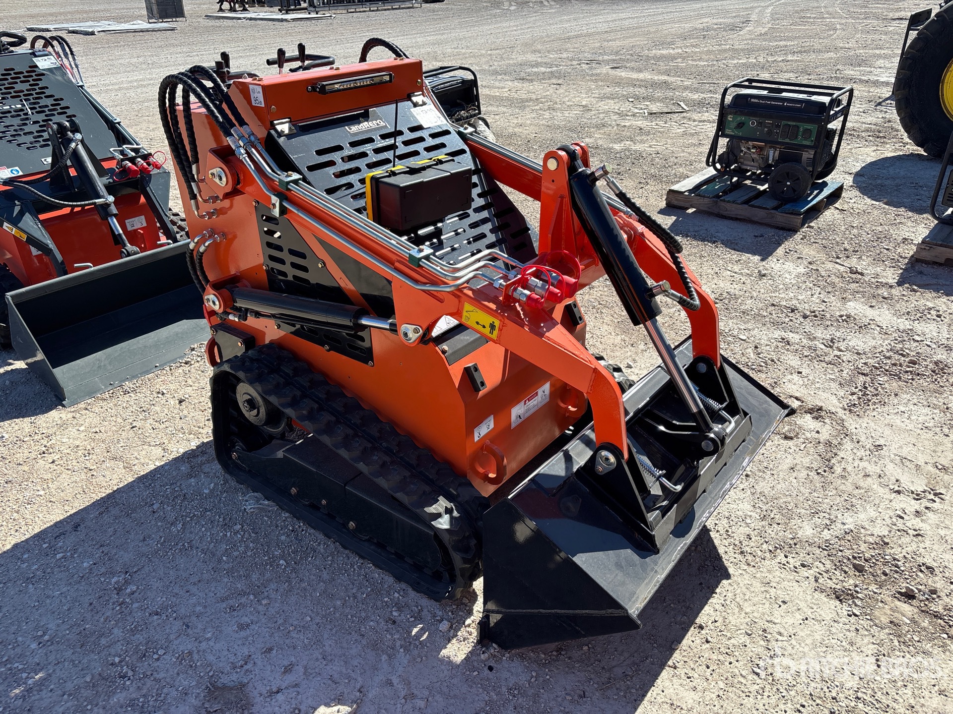 General Appearance with Bild, Ecke vorne rechts