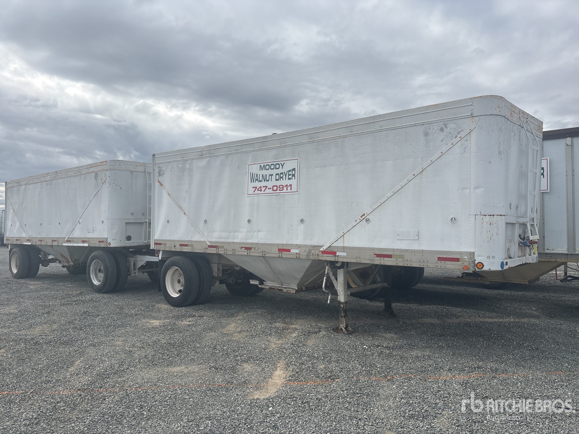 General Appearance with Featured Photo