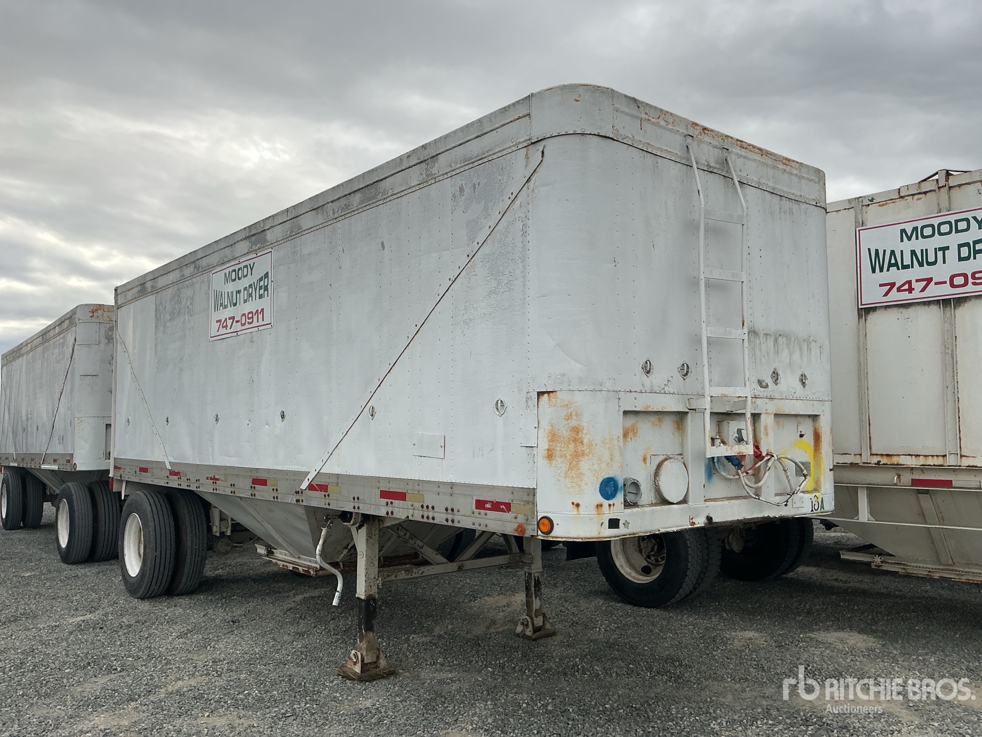 General Appearance with Foto, angolo anteriore destro