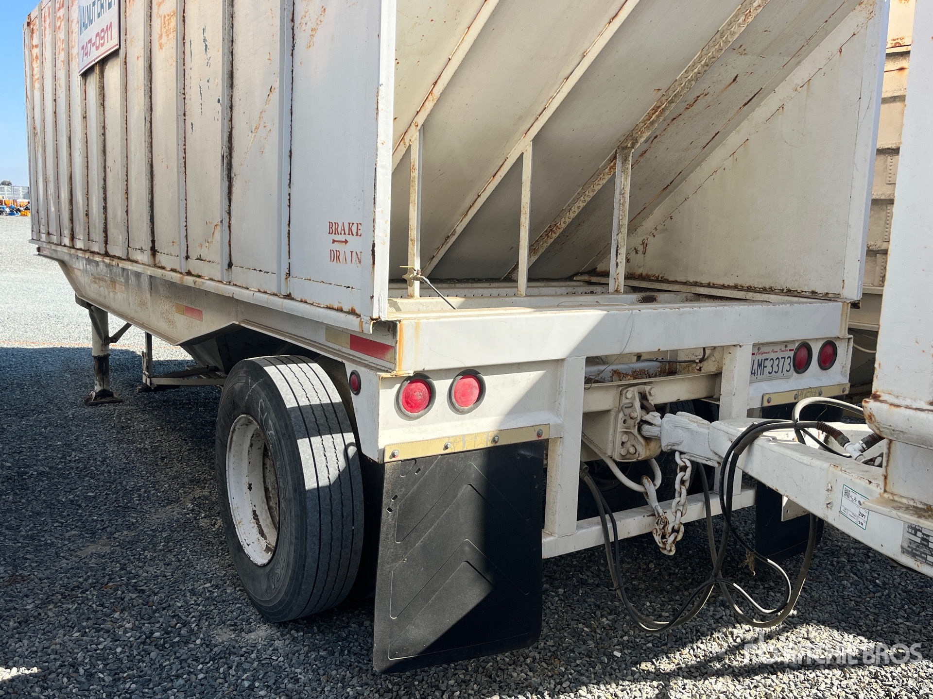 General Appearance with Bild, Ecke hinten links