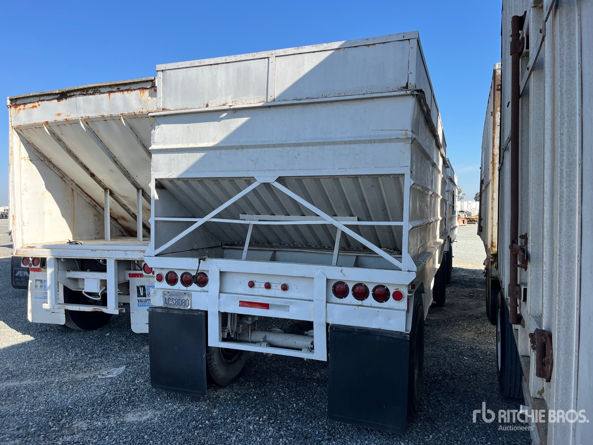 Aspect général with Image, coin arrière droit