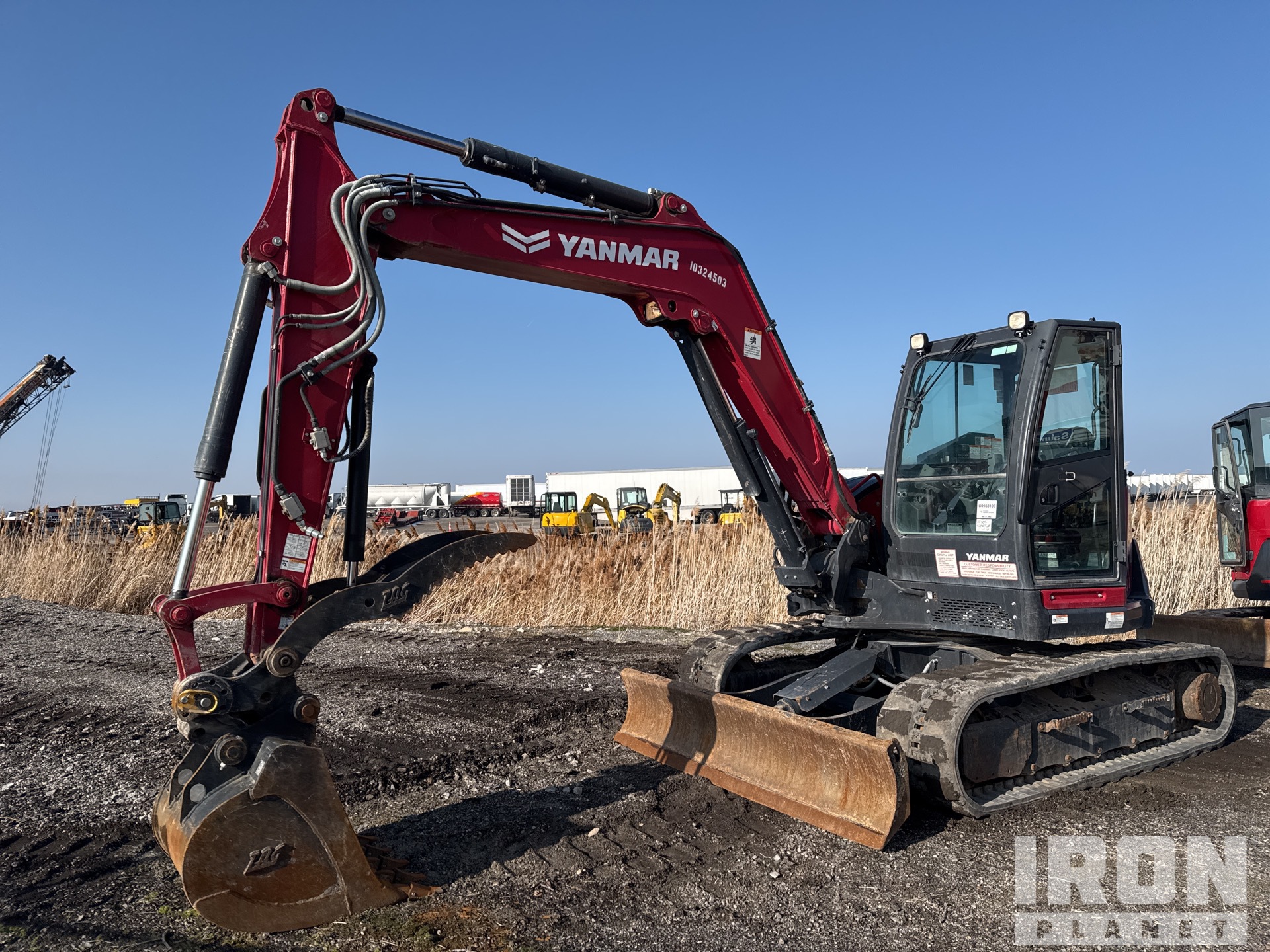 General Appearance with Bild, Ecke vorne links